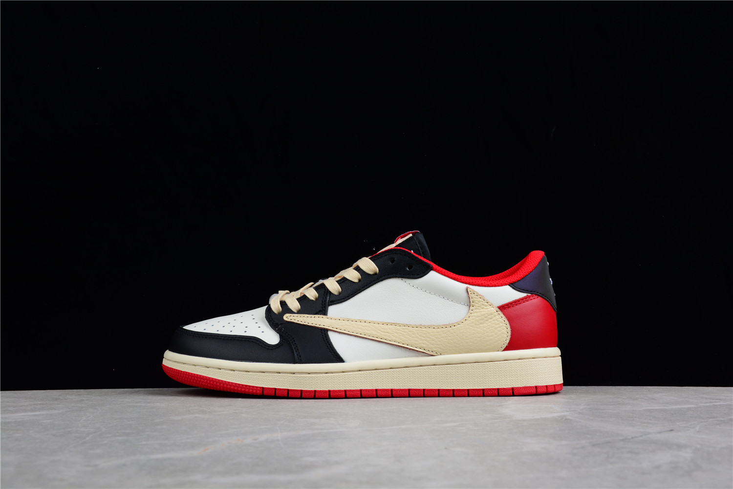 Travis Scott x Air Jordan 1 Low 004