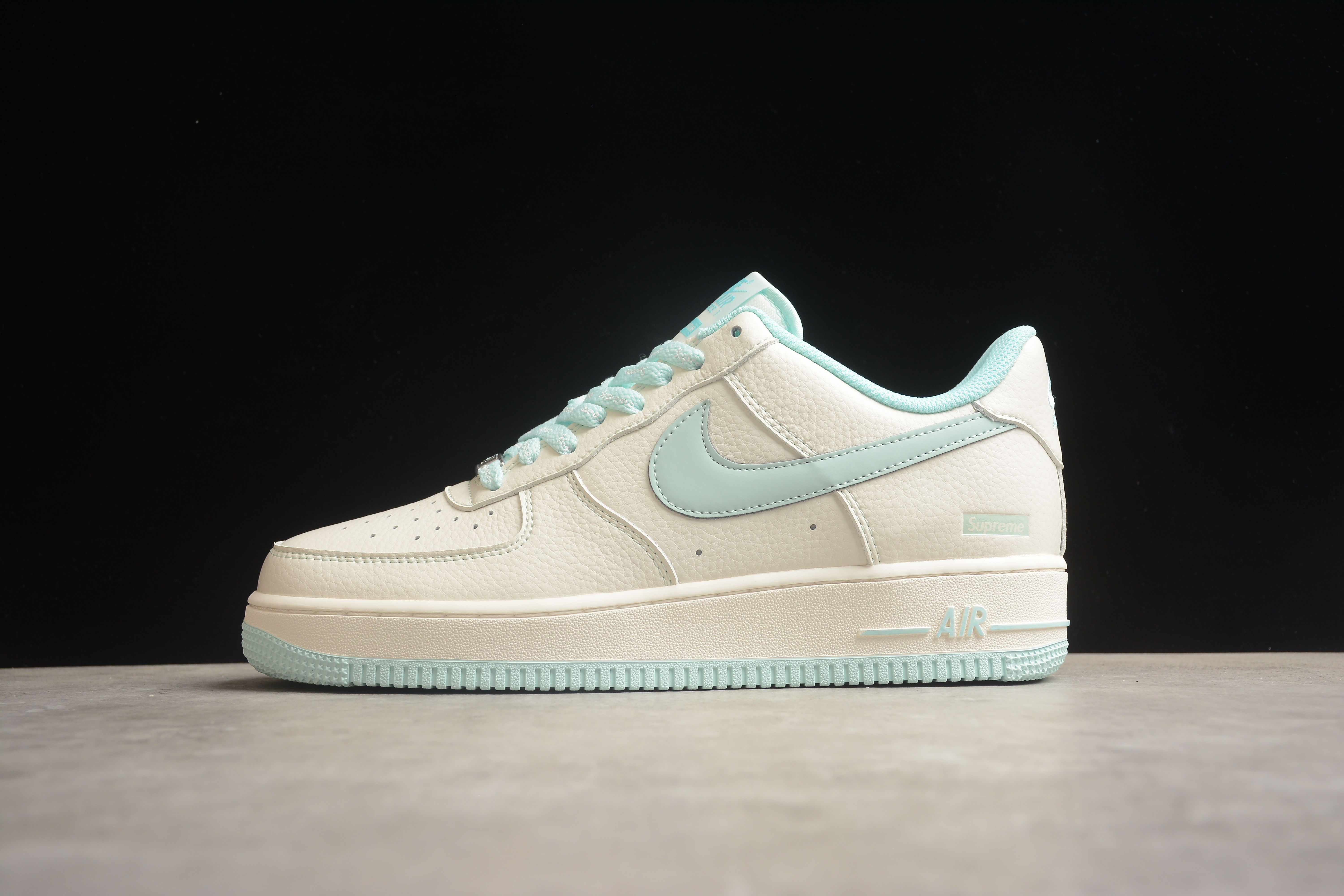 Supreme x Air Force 1 Low 066