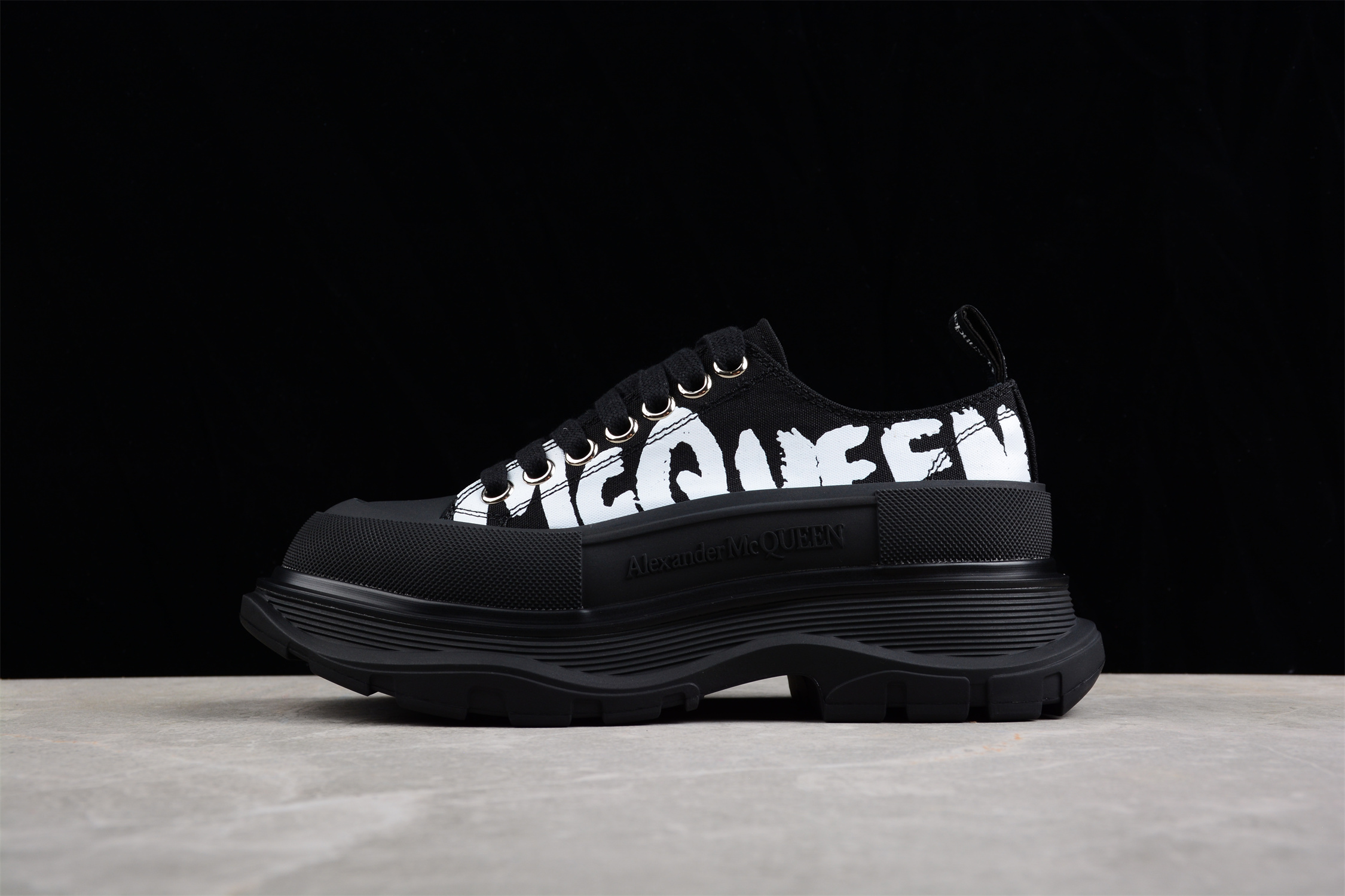 Alexander McQueen Sneaker Low 104