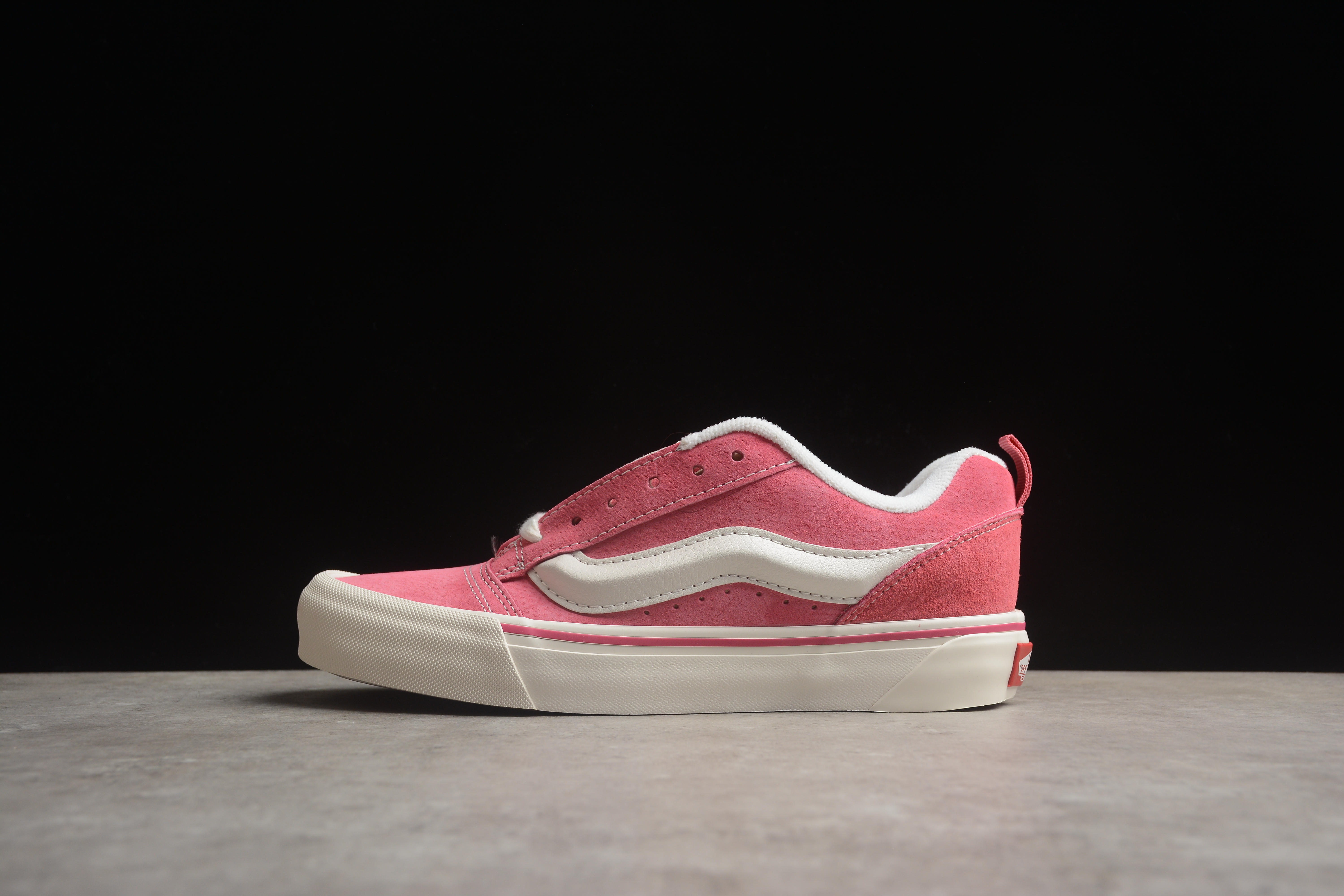 Vans Classics Knu Skool Sneakers 128