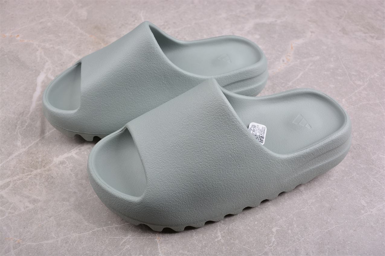 Adidas Originals Yeezy Sliders 141