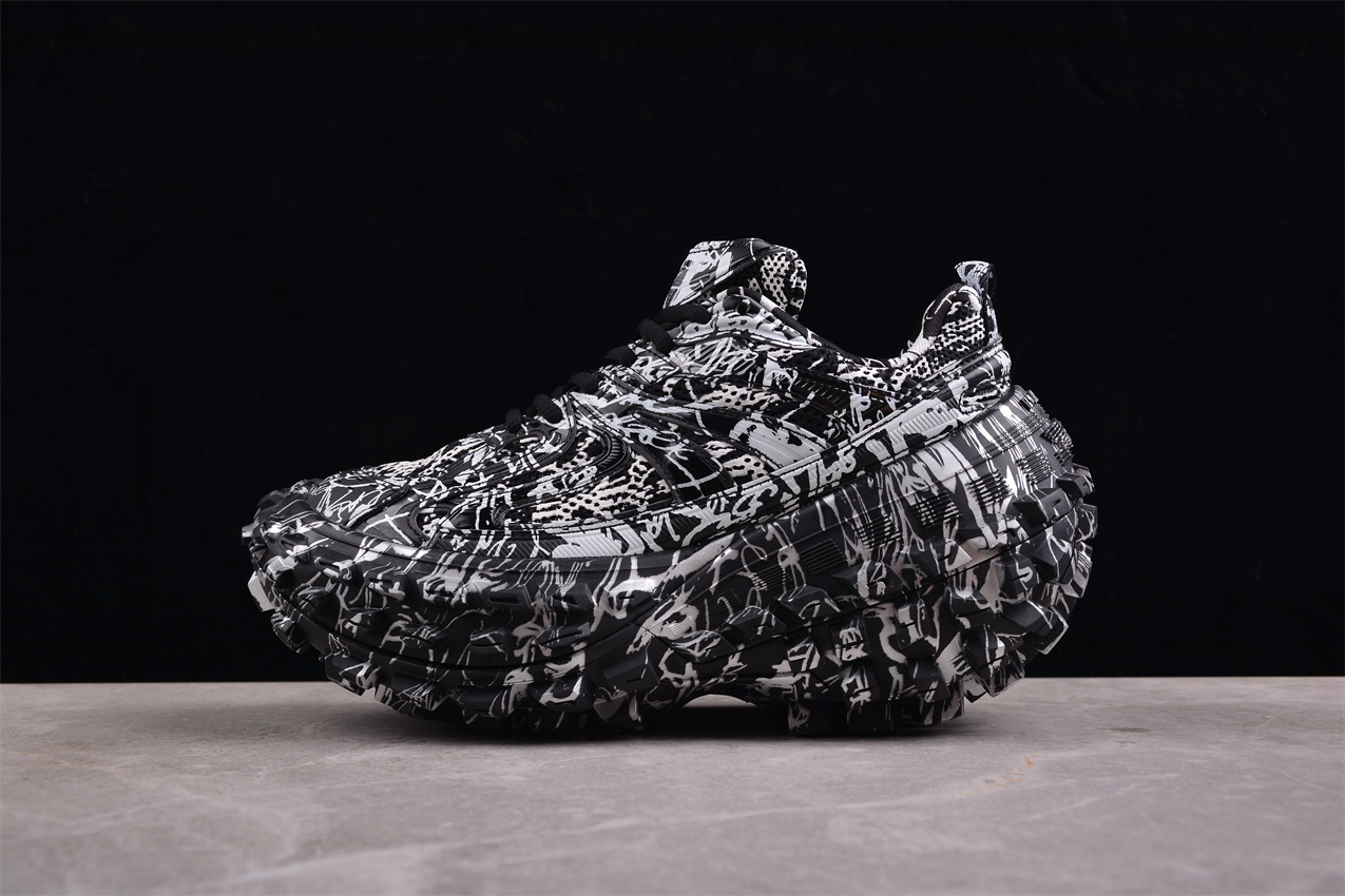 Balenciaga Defender Rubber Platform Sneakers 153