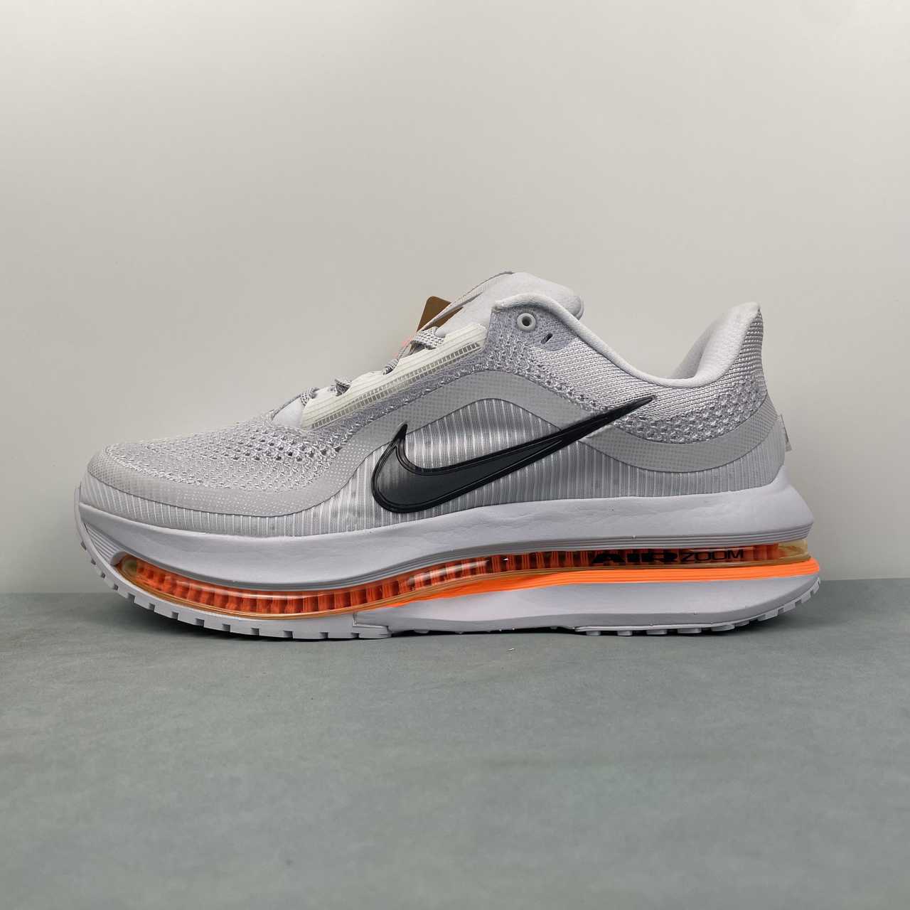 NIKE Vomero Premium Runing Shoes