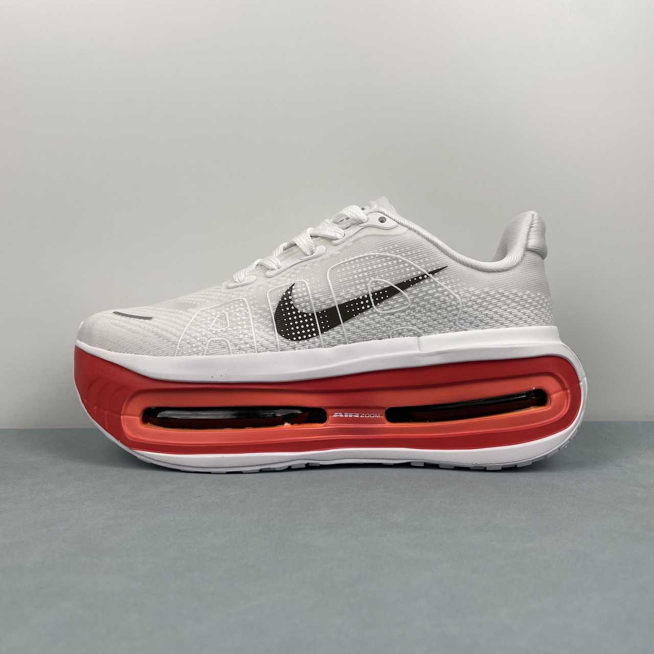 NIKE Vomero Premium Runing Shoes