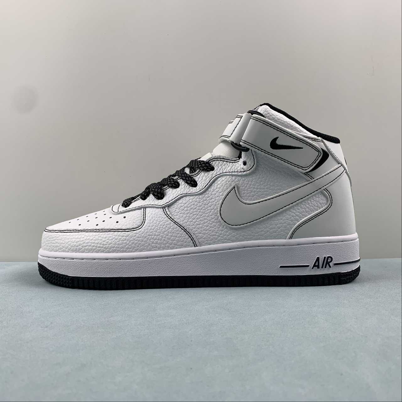 NIKE AIR FORCE 1 07 Shoes
