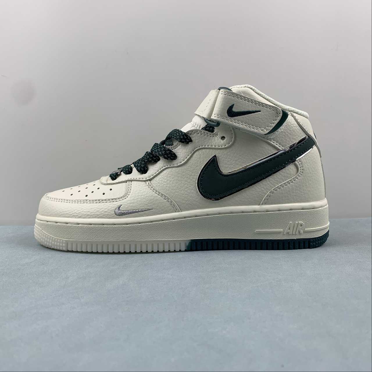 NIKE AIR FORCE 1 07 Shoes
