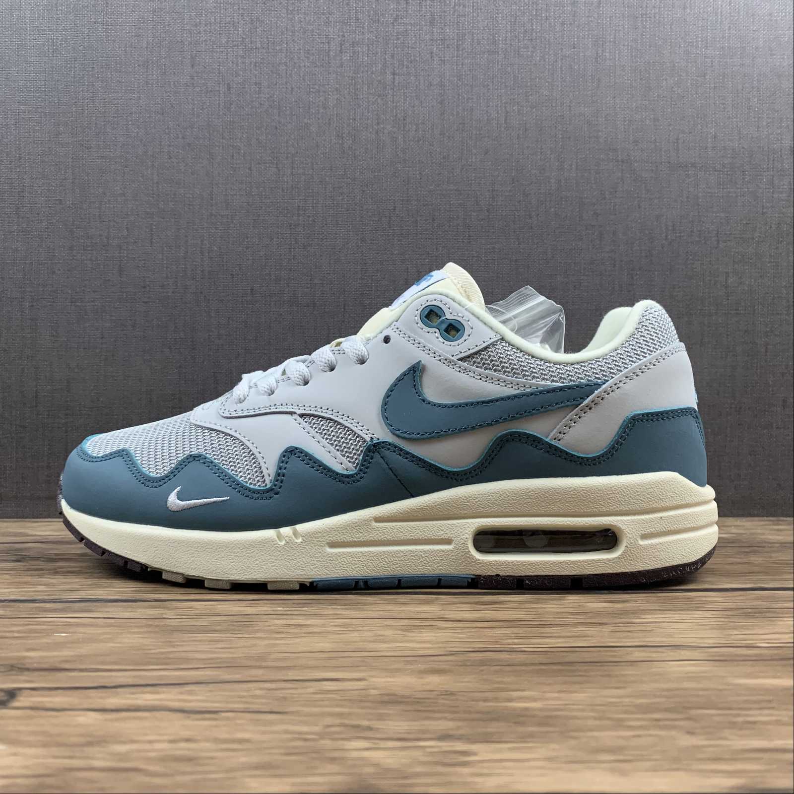 Nike Air Max1 Runing Shoes