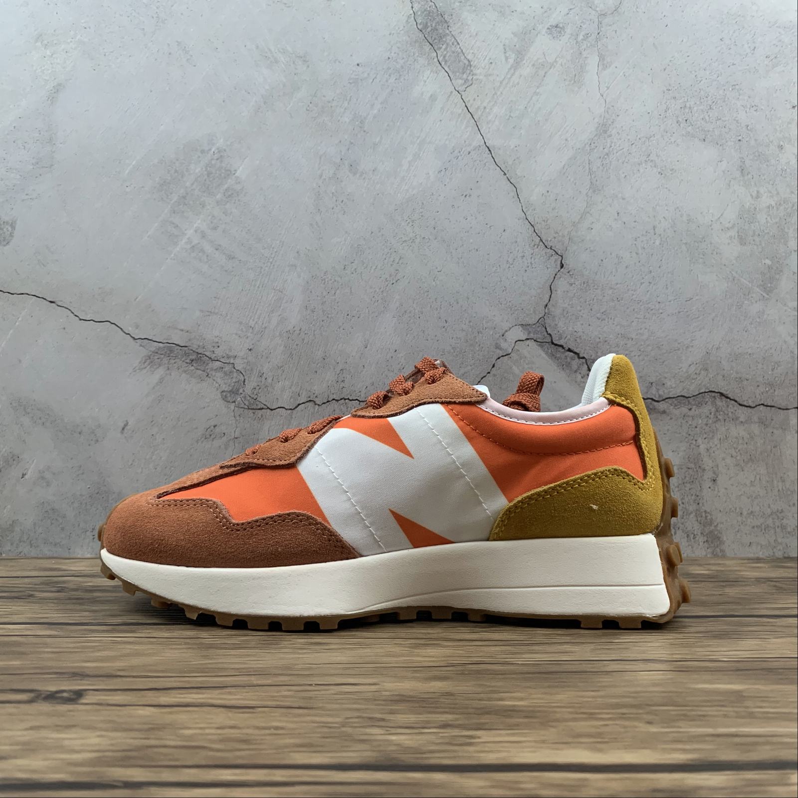 New Balance 327 Runing Shoes MS327CLA