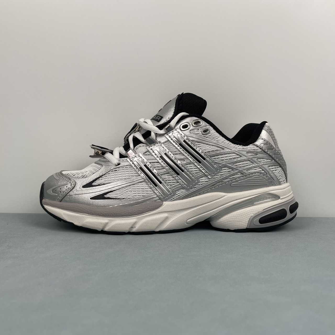 Adidas XLG MTW Runing Shoes IH1572