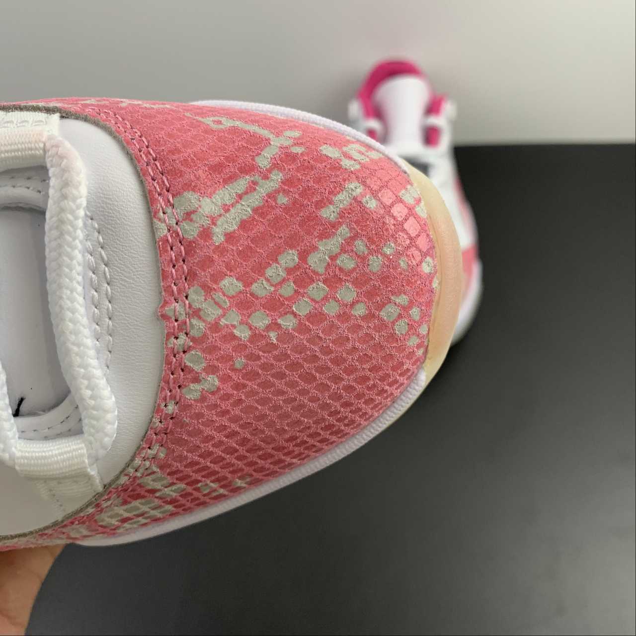 nike AIR JORDAN AJ11 Running Shoes