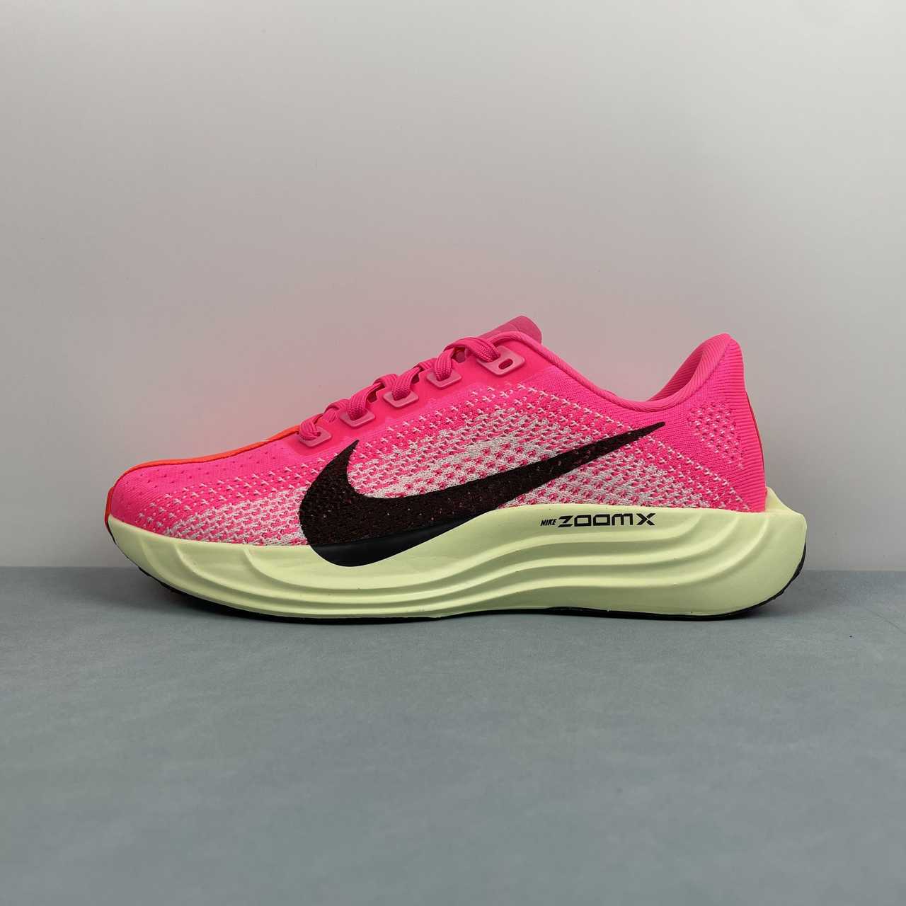 Nike Zoom Vomero PLUS Runing Shoes
