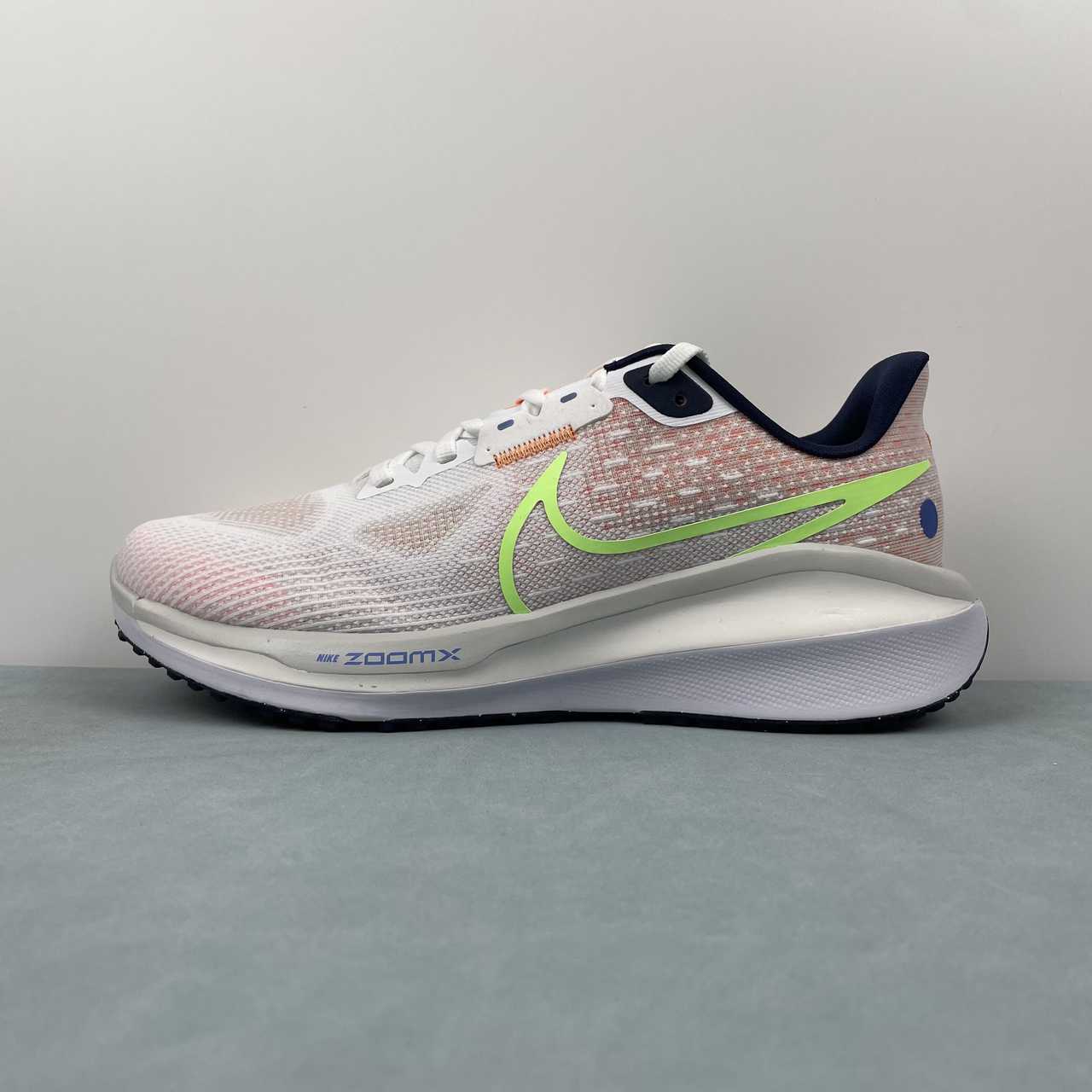 Nike Zoom Vomero 17 Runing Shoes