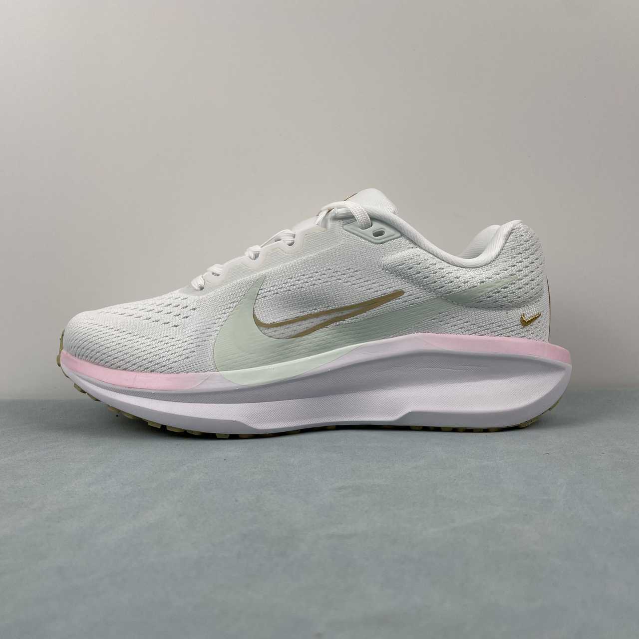 NIKE Zoom Winflo 11 Runing Shoes