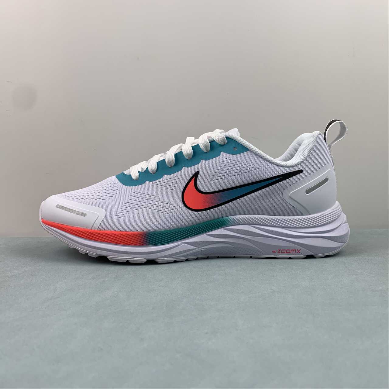 NIKE Zoom Winflo 9 Runing Shoes