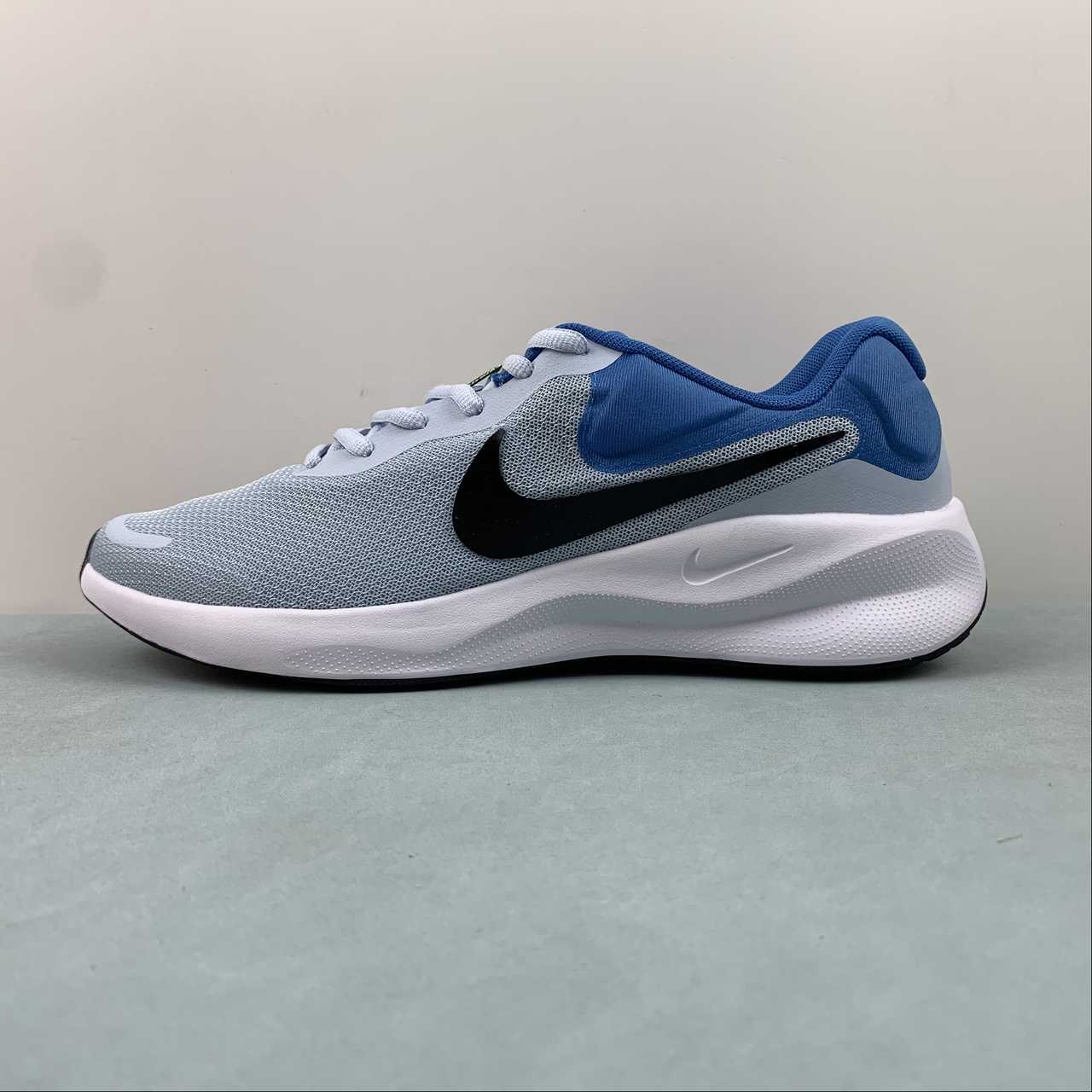 NIKE Revolution 7 Runing Shoes