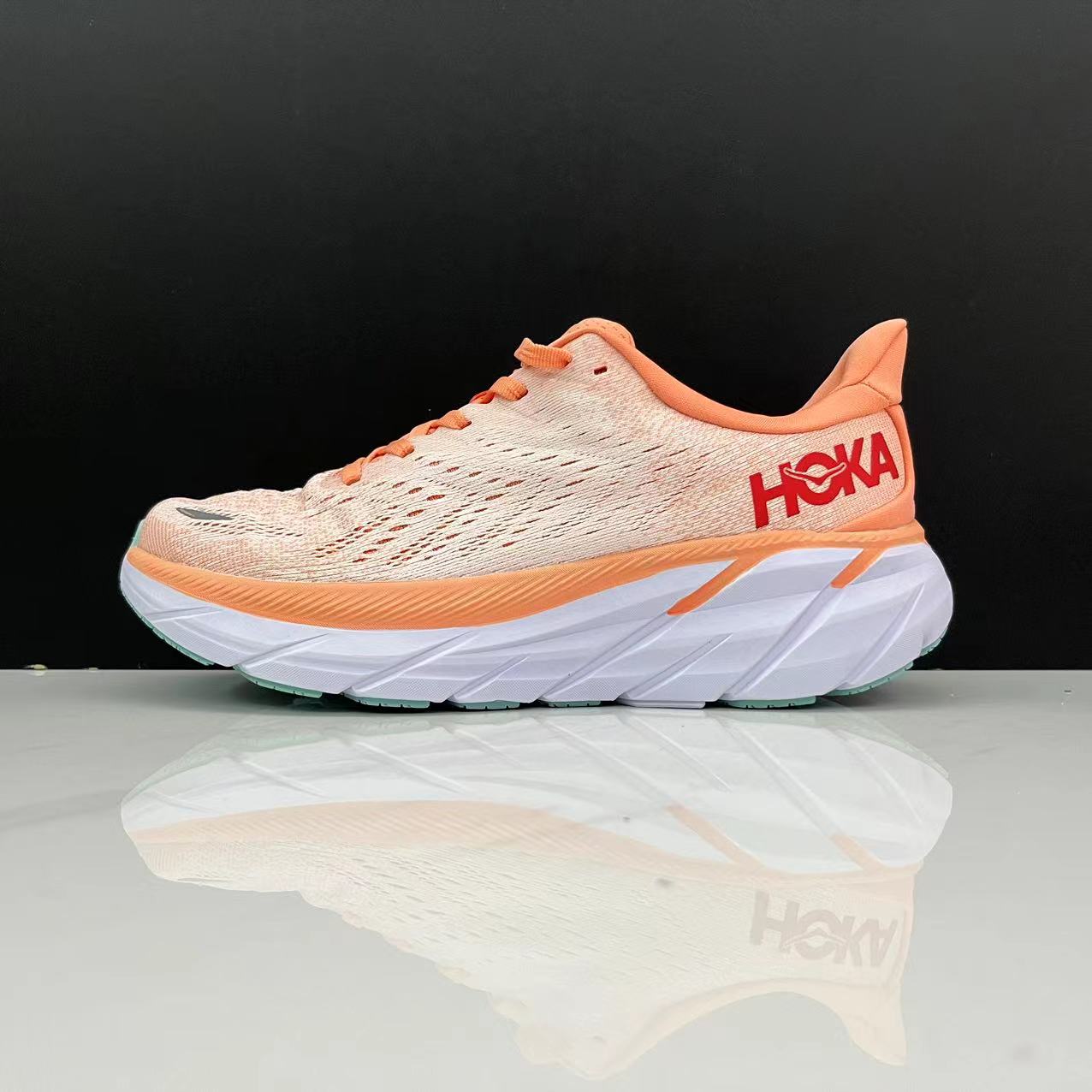 HOKA ONE ONE Clifton 8 Running Shoes
