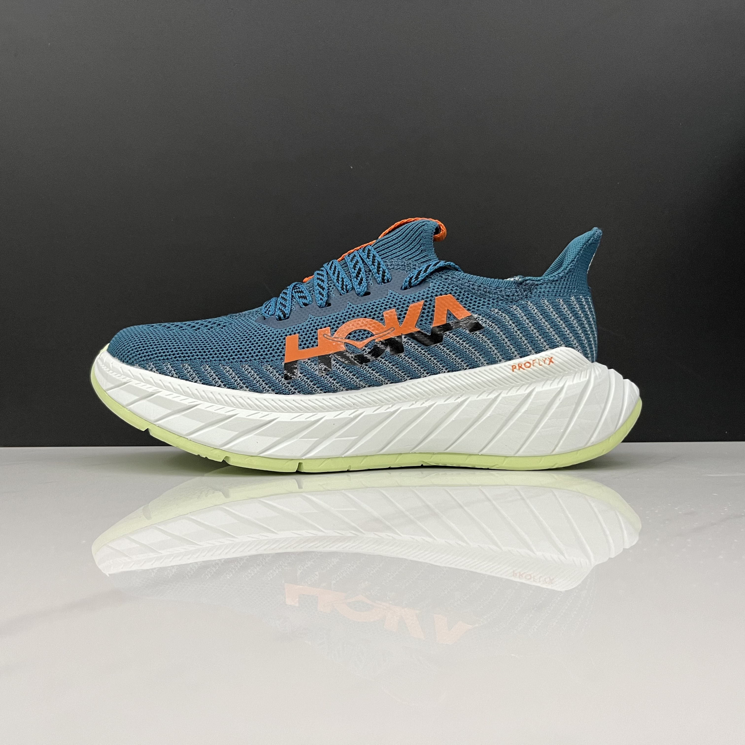 HOKA ONE ONE CARBON X3 Running Shoes