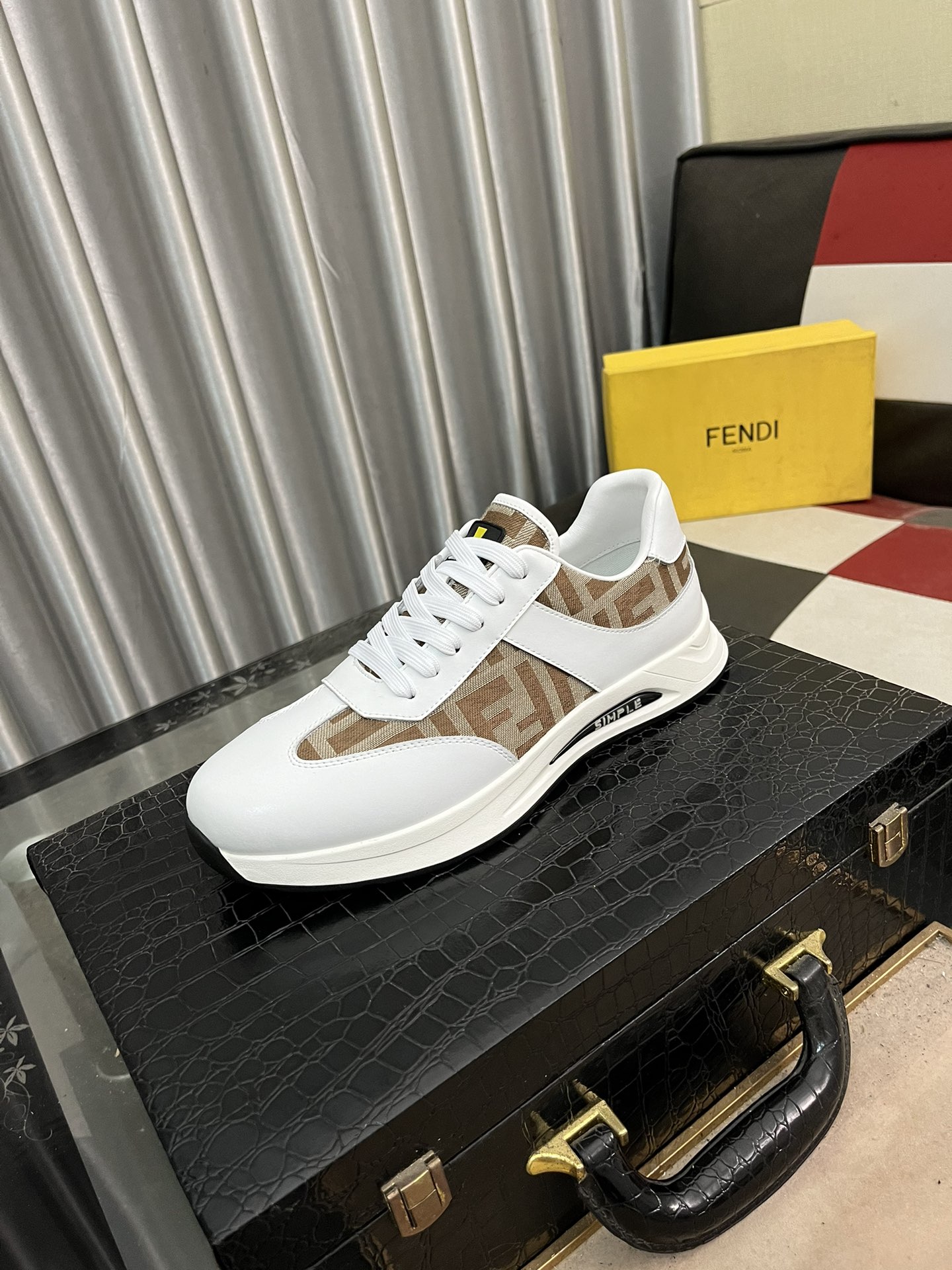 slippersRuning ShoesFendi