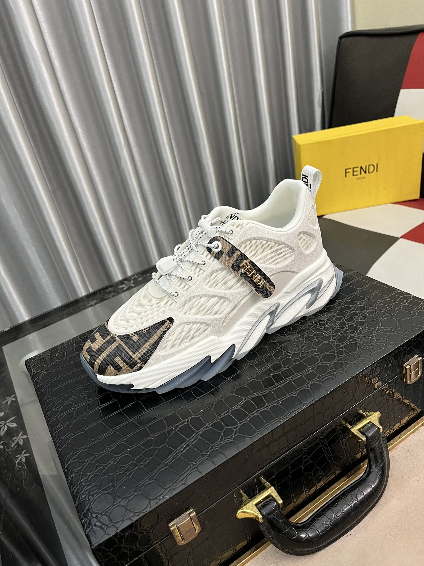 2025 new slippersRuning Shoes