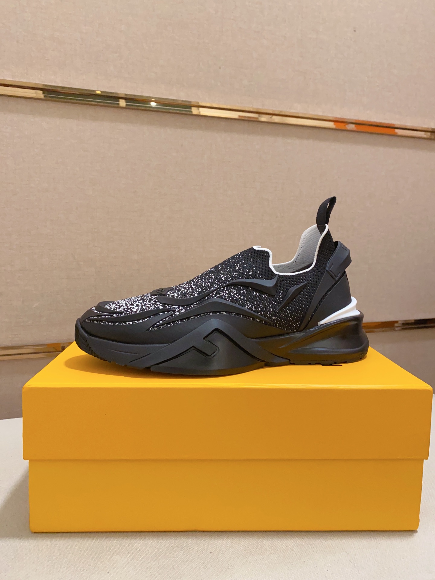 2025 new slippersRuning Shoes