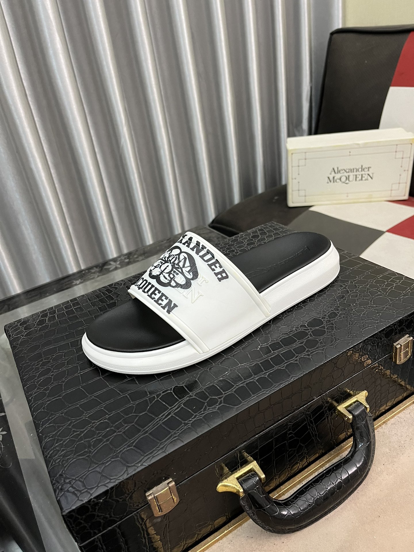 2025 new slippersRuning Shoes