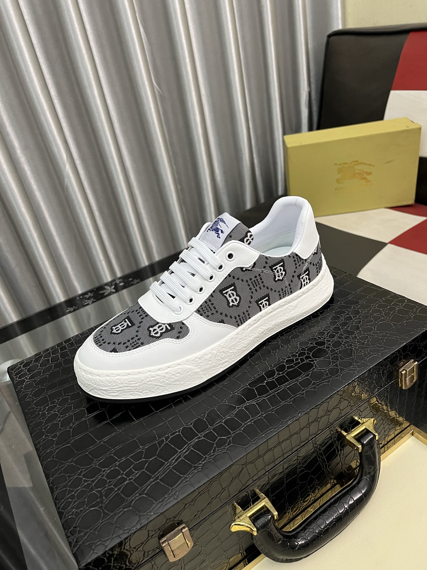 2025 new slippersRuning Shoes