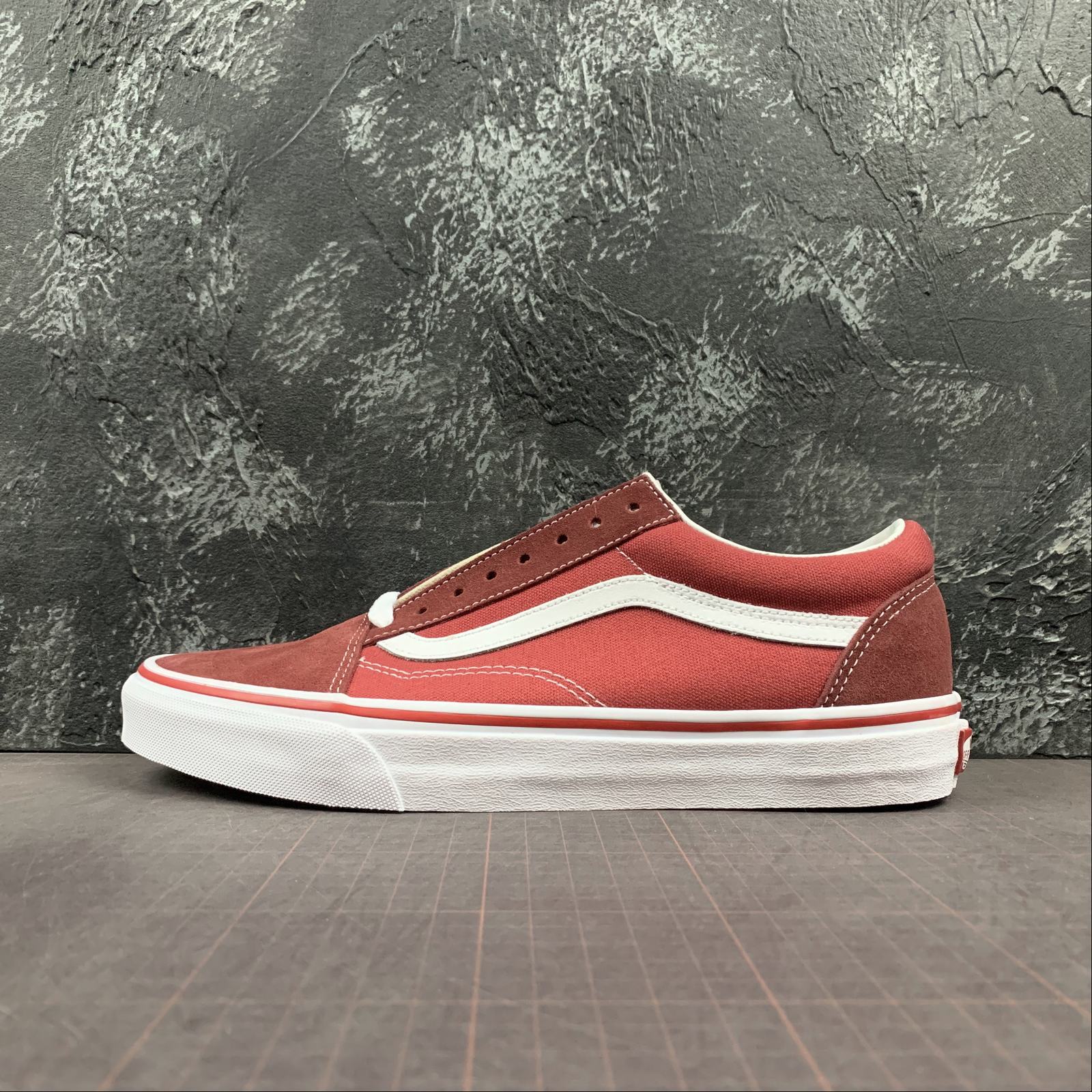 VANS low-top casual sneakers