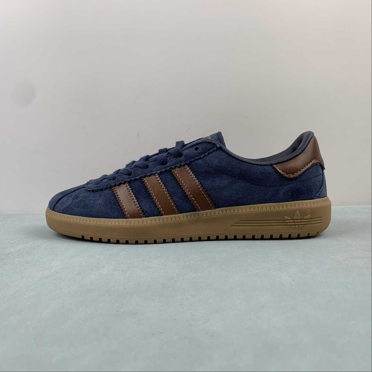 ADIDAS Bermuda Sneakers