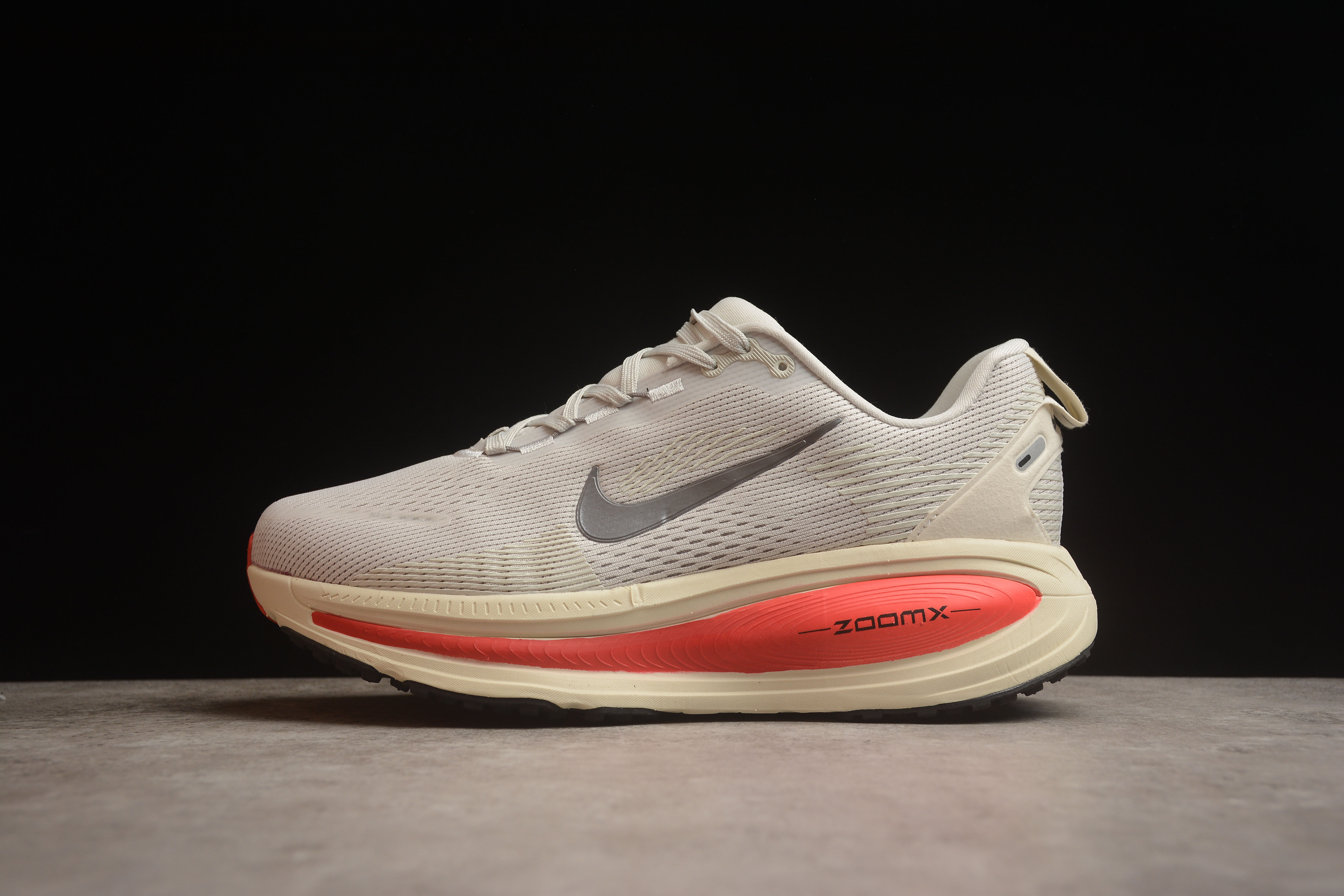 Nike VOMERO 18 Runing Shoes
