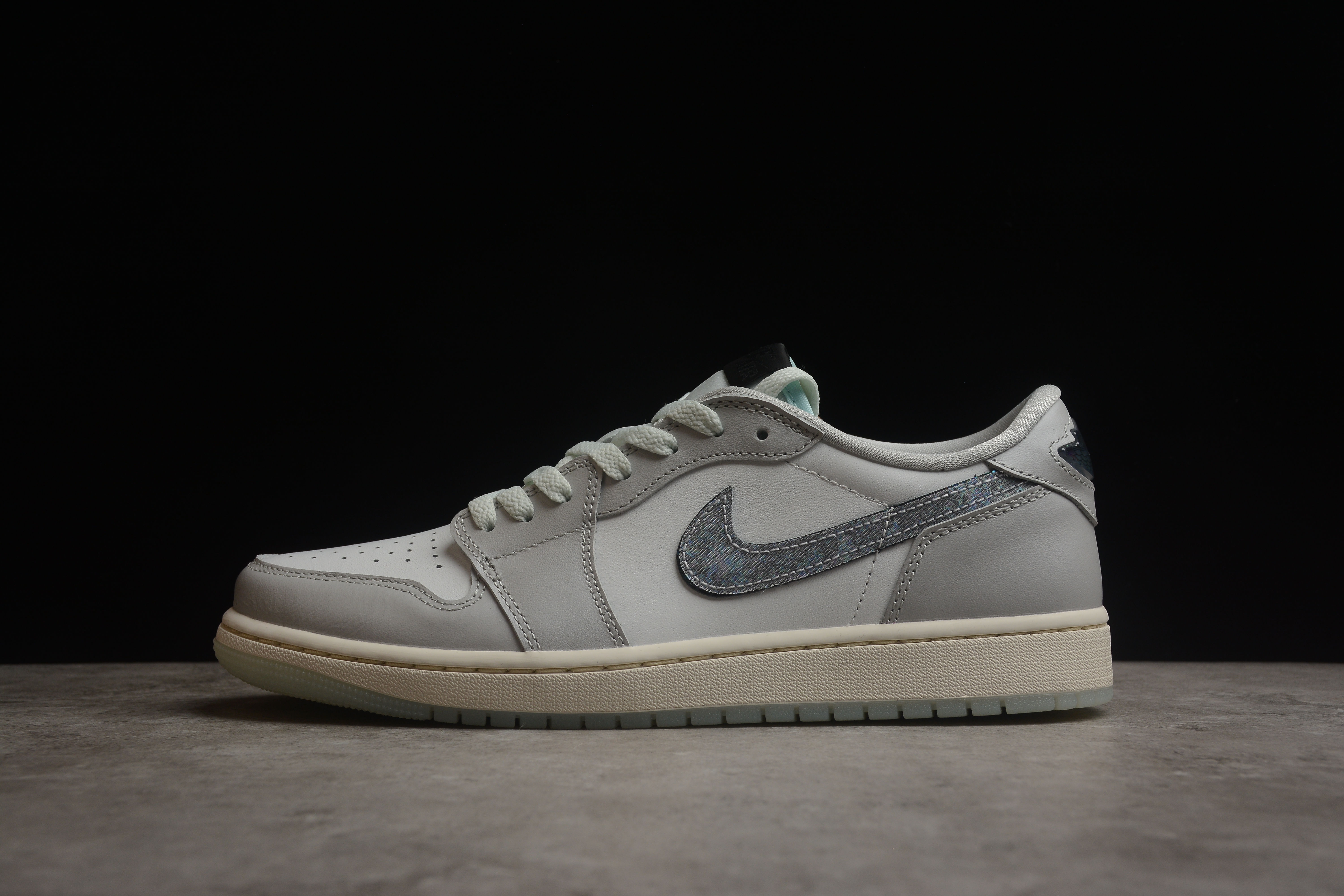 Air Jordan 1 Low Shoes