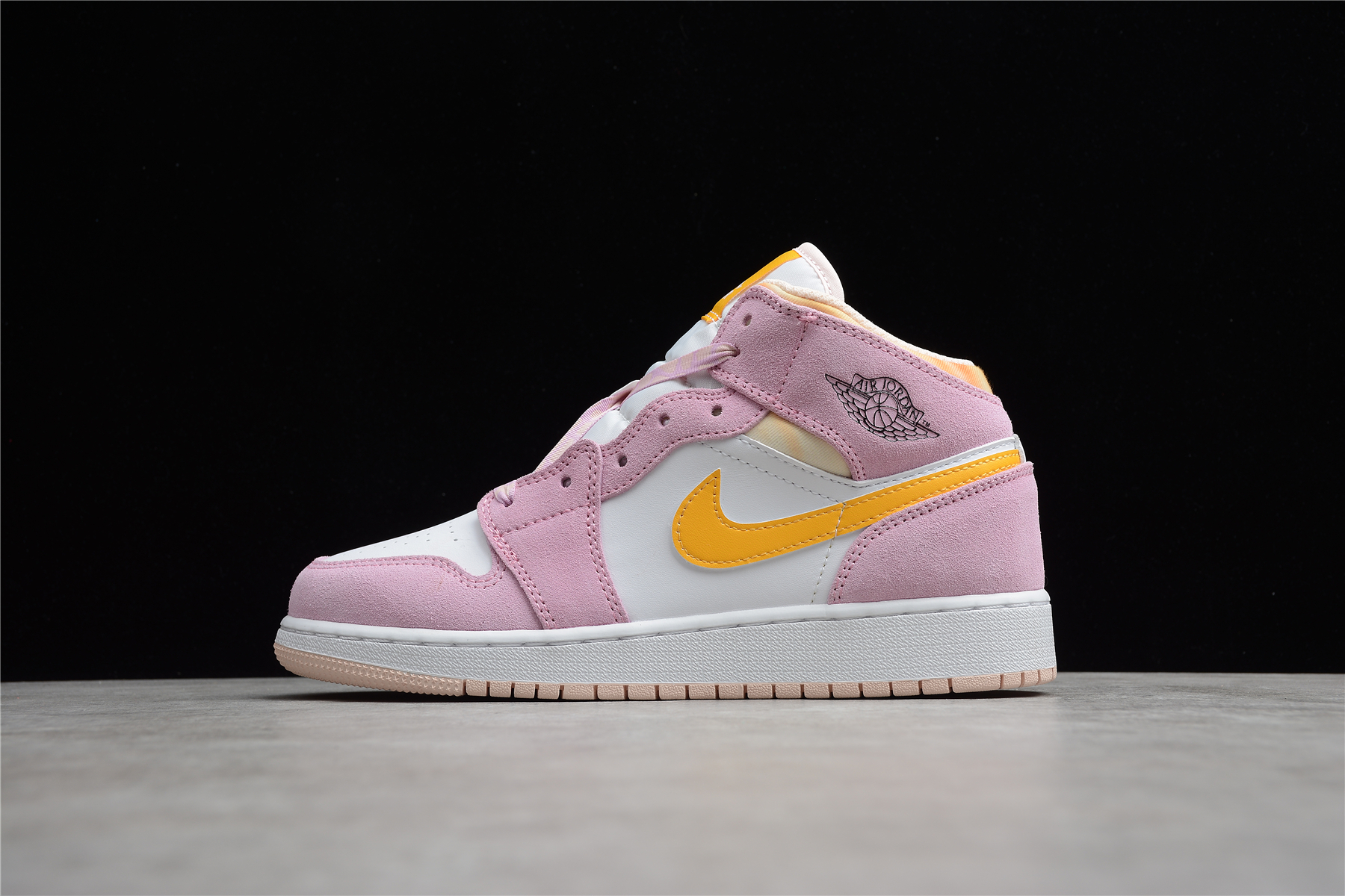 Air Jordan 1 MID Shoes