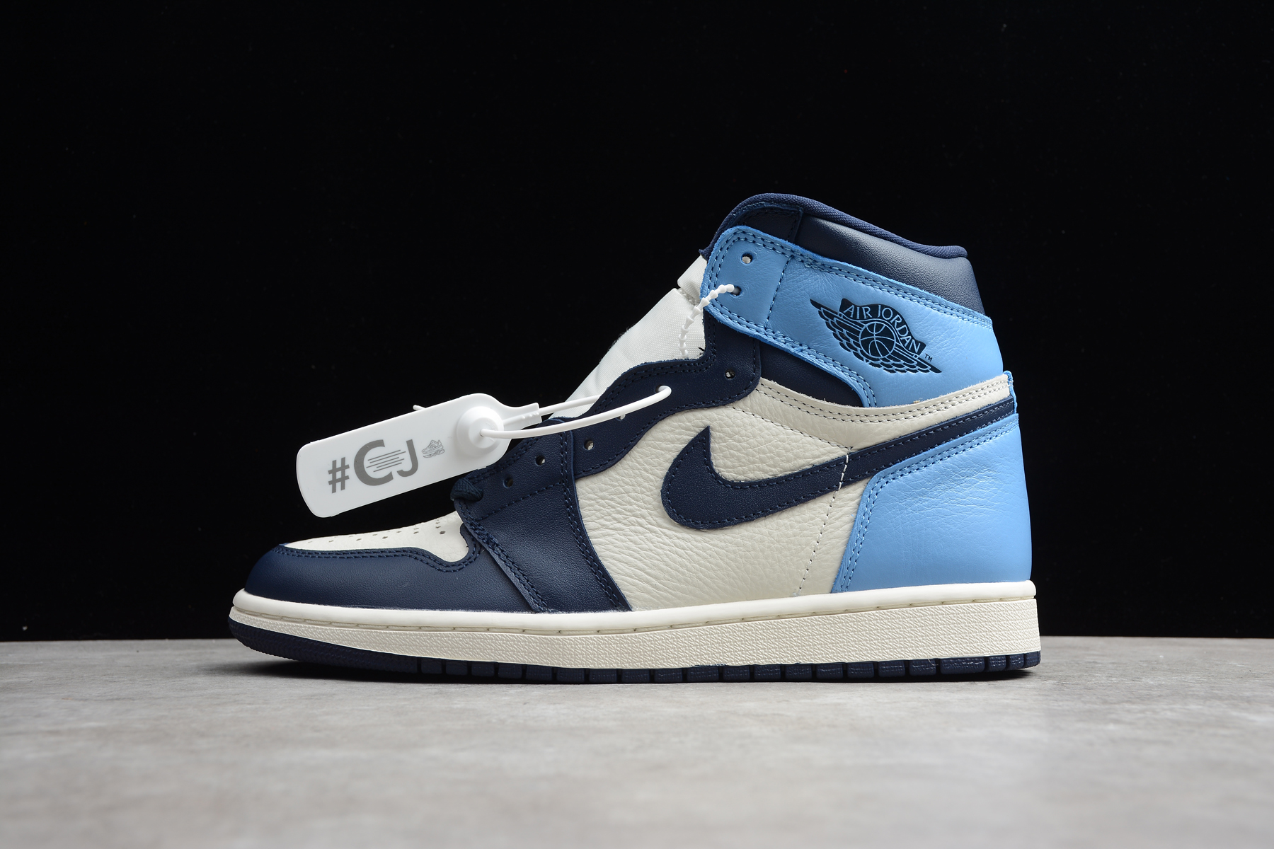 Air Jordan 1 MID Shoes