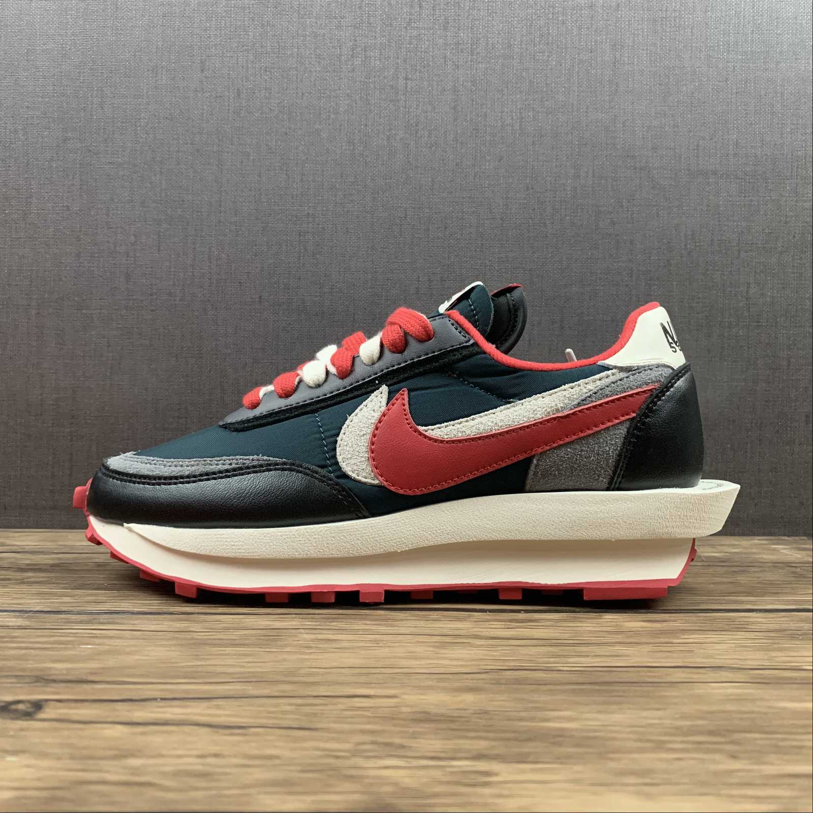 Nike LDWaffle night maroon and team royal Sacai x Runing Shoes