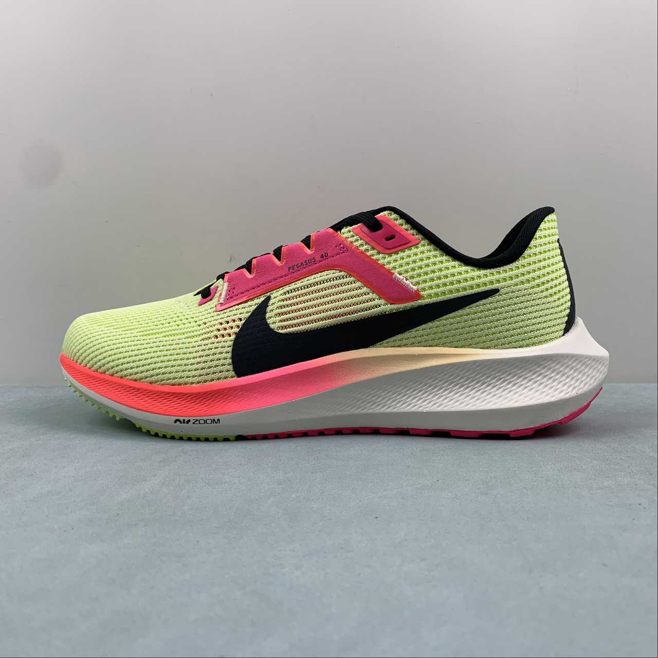 NIKE Air Zoom Pegasus 40 Runing Shoes