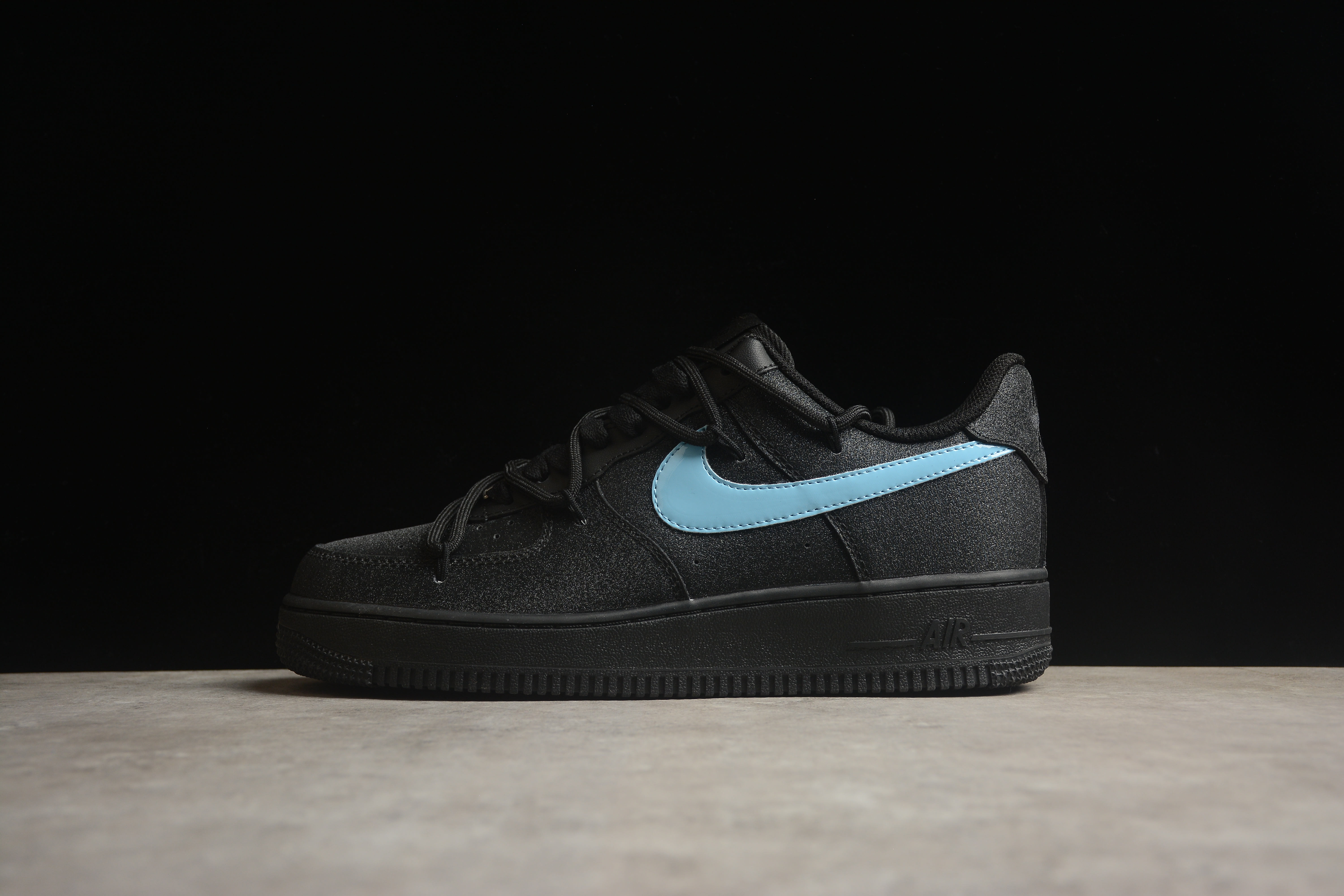 NK Air Force 1 Sneakers