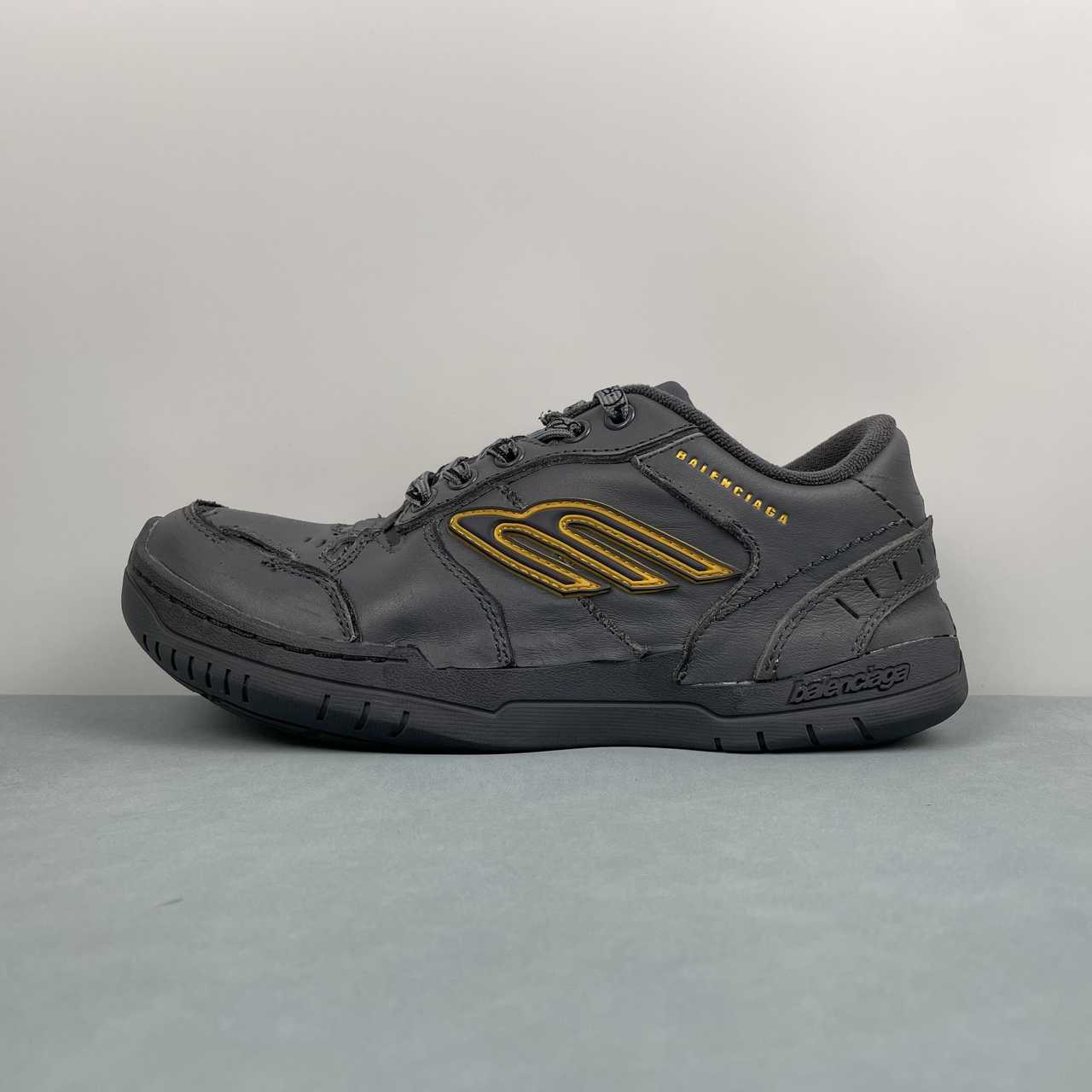 D Balenciaga retro dad shoes
