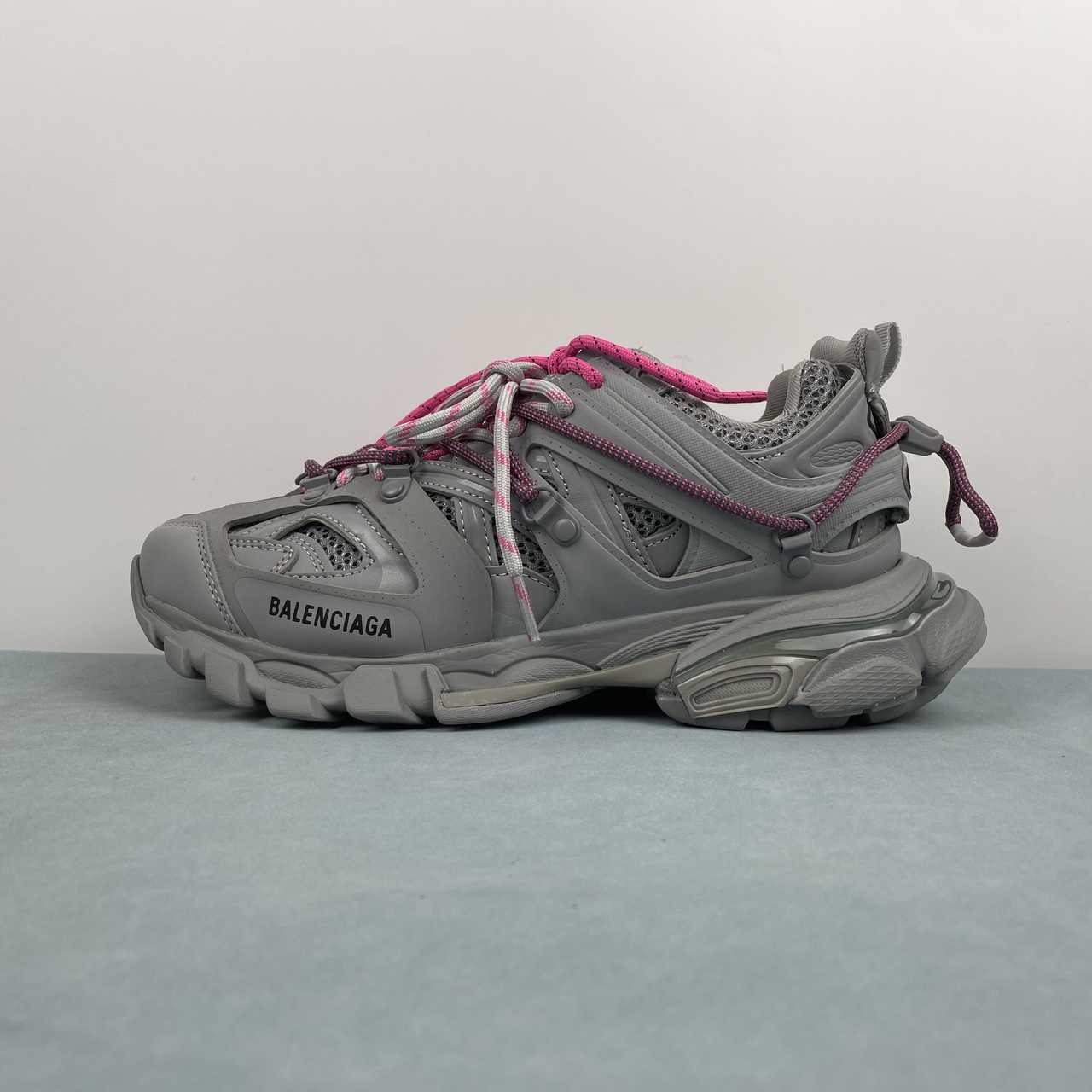 D Balenciaga retro dad shoes