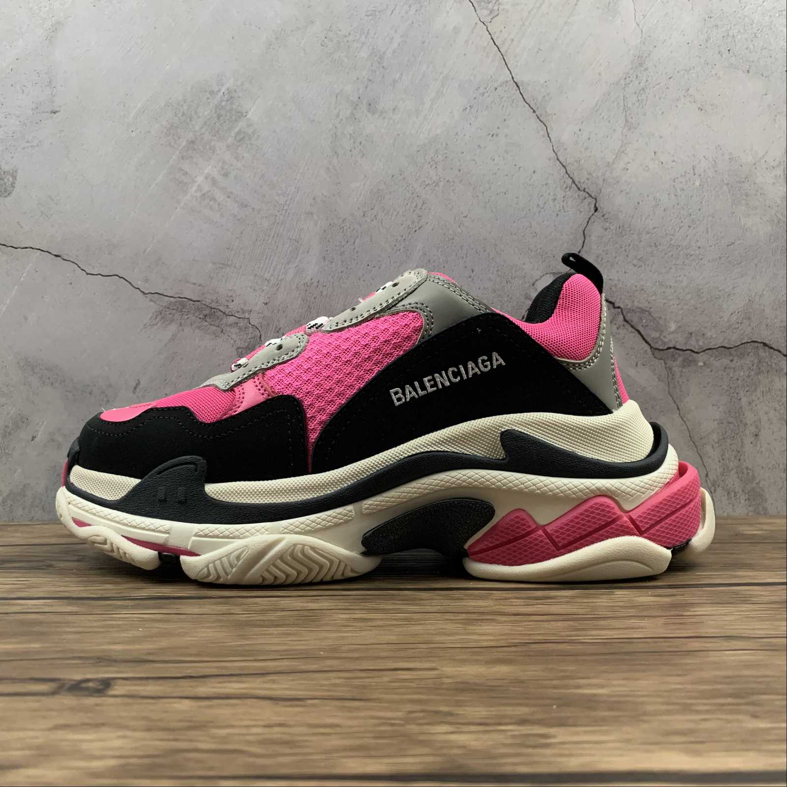 D Balenciaga retro dad shoes