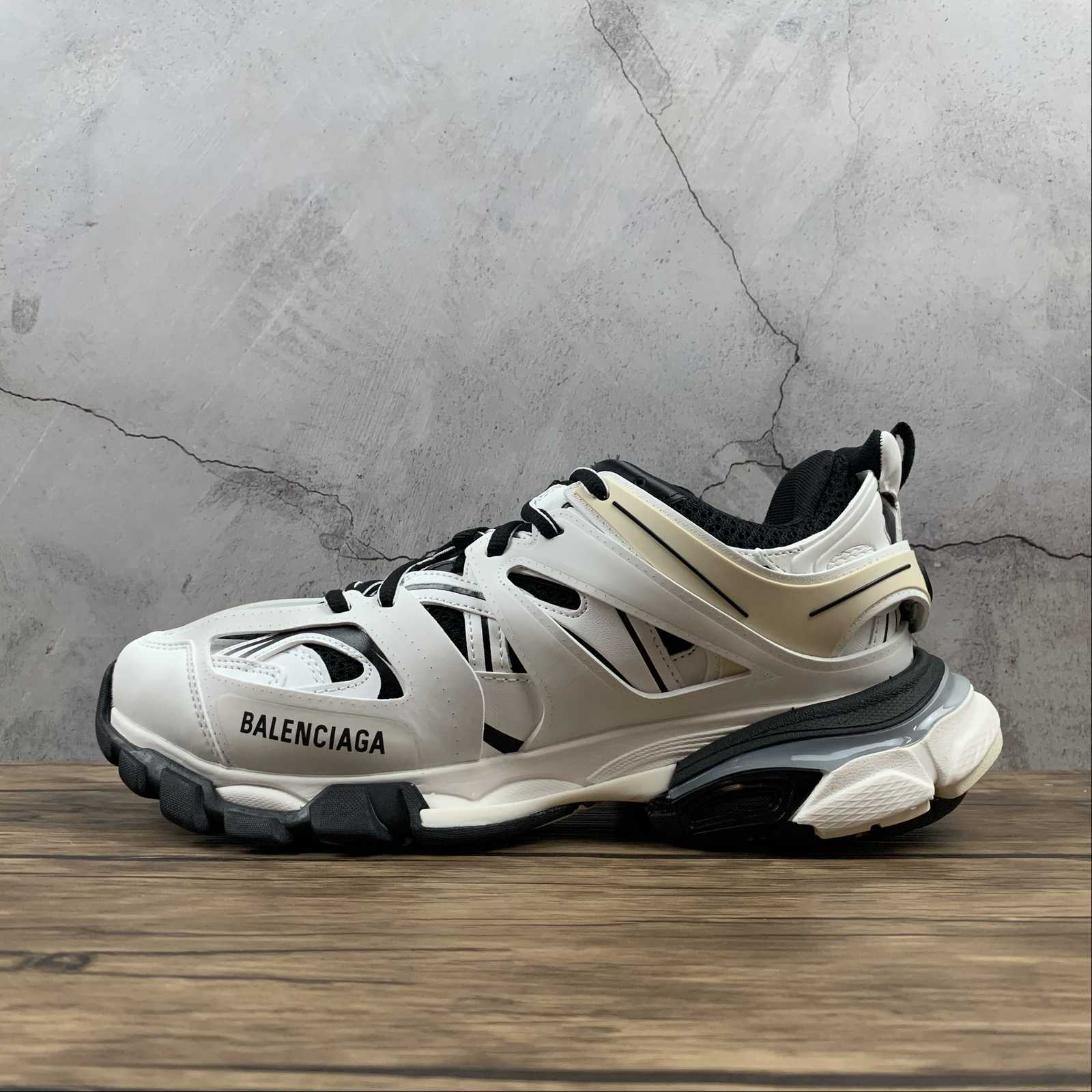 Balenciaga 3.0 third generation hollow outdoor concept shoes