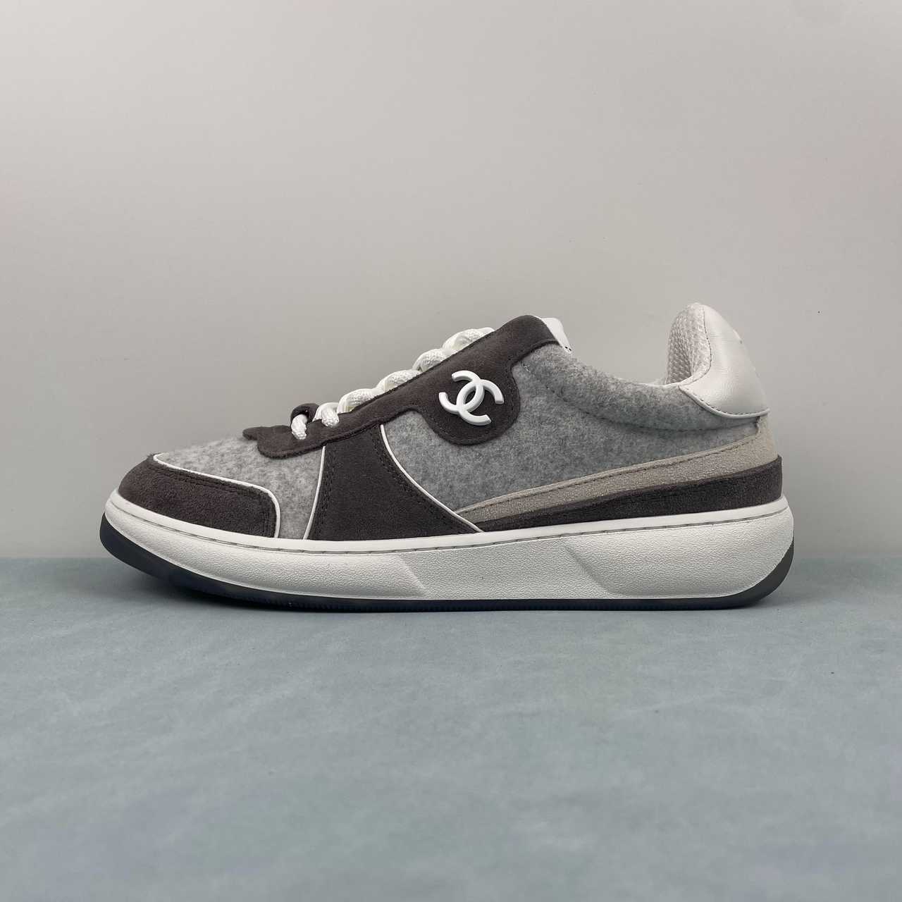 Chanel Cruise Logo Casual Low Sneakers