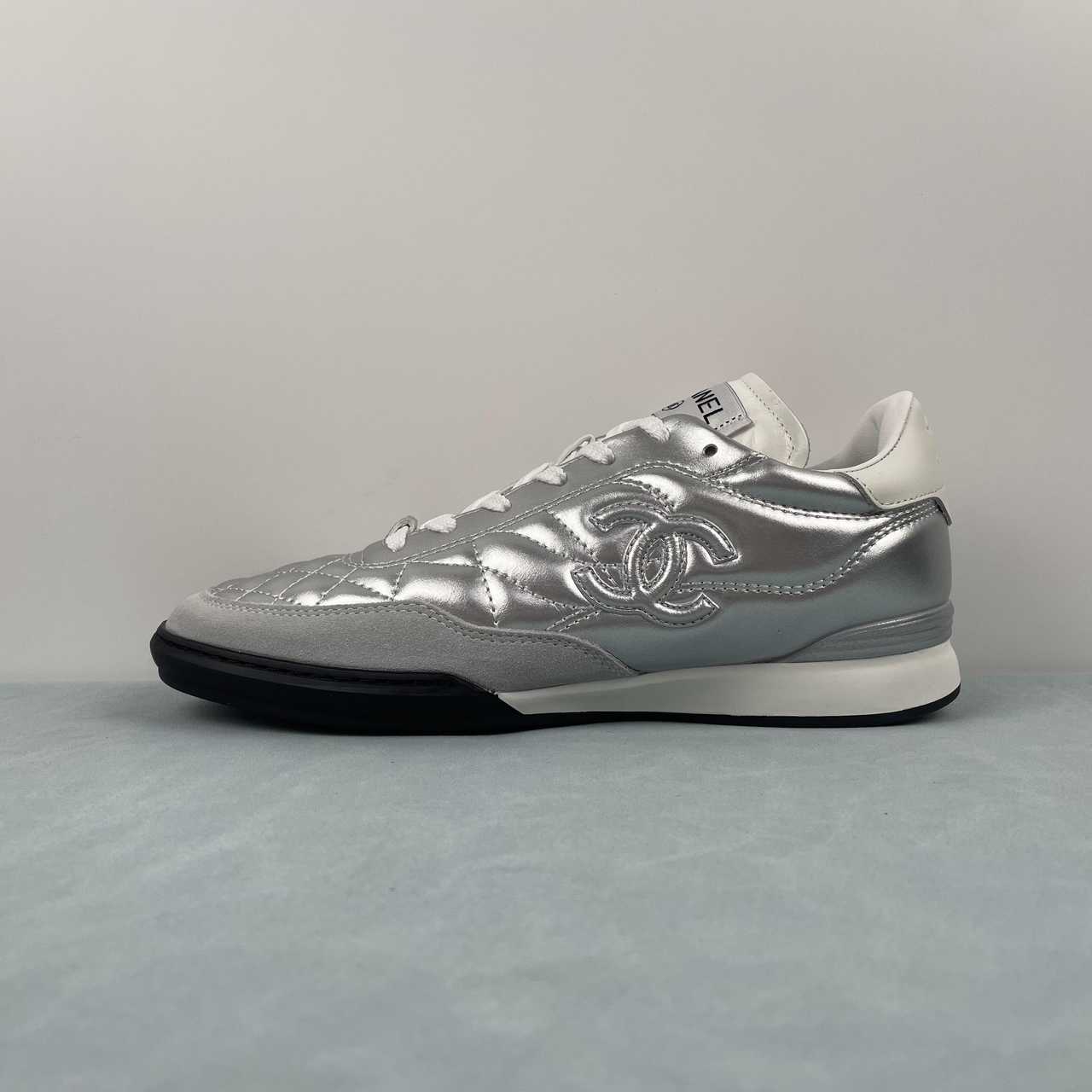 Chanel Cruise Logo Casual Low Sneakers