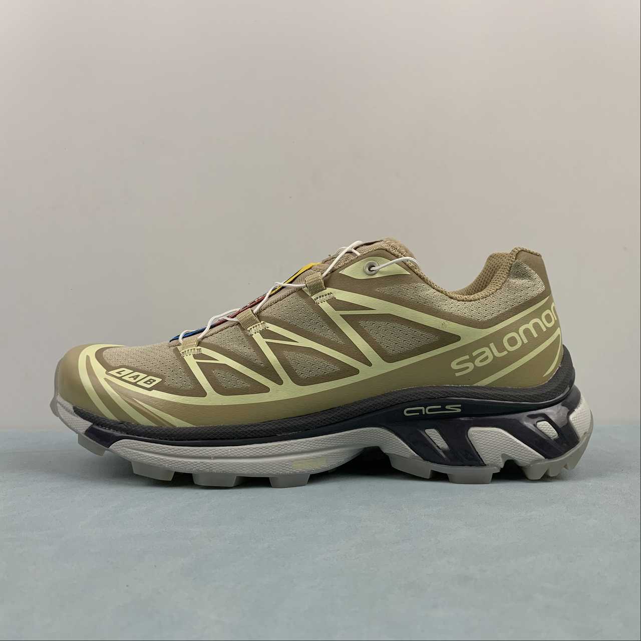Salomon Retro functional trendy casual running shoes