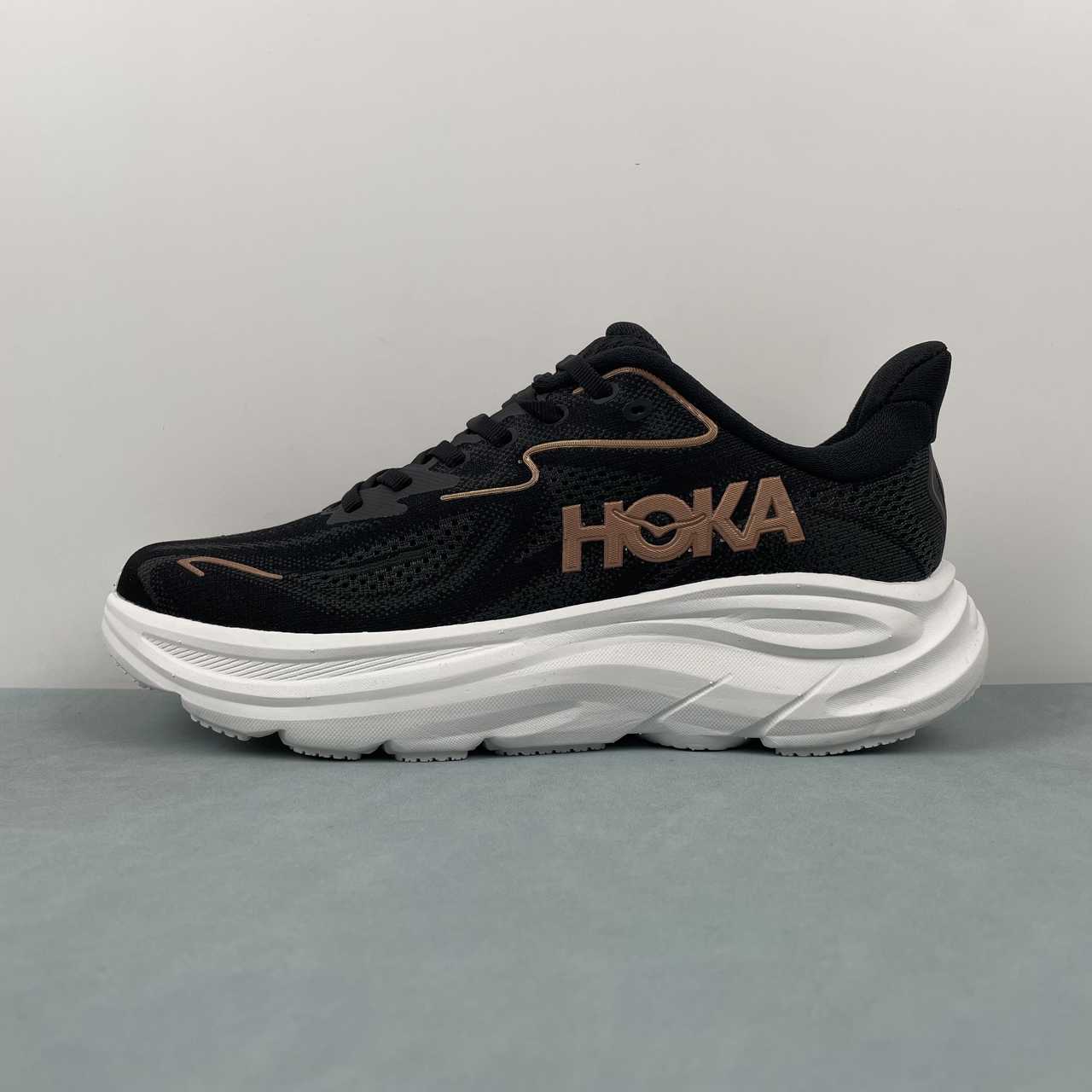 HOKA ONE ONE Clifton 10 Runing Shoes