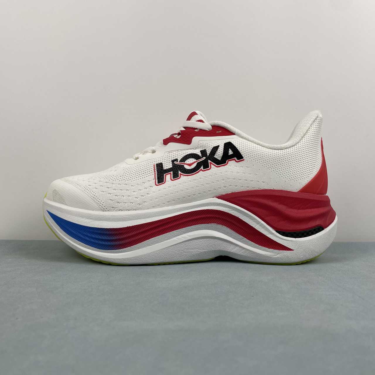 HOKA SKYWARD Runing Shoes