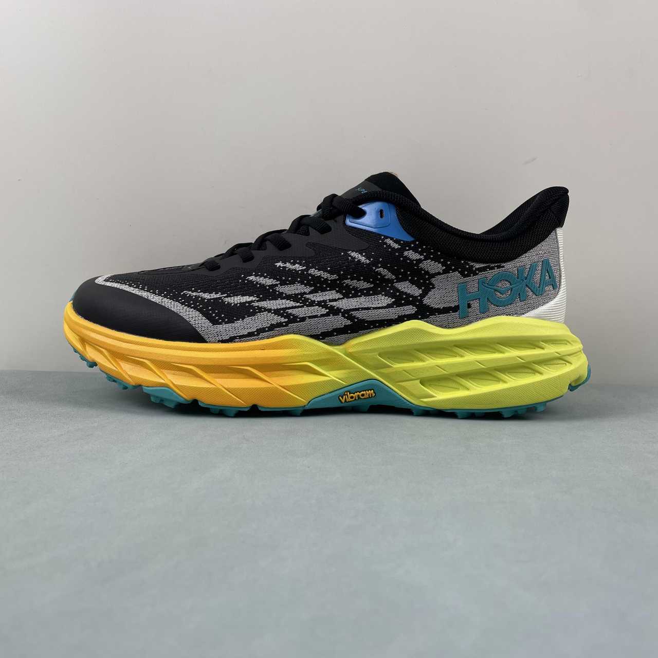 HOKA ONE ONE Speedgoat 5 Runing Shoes