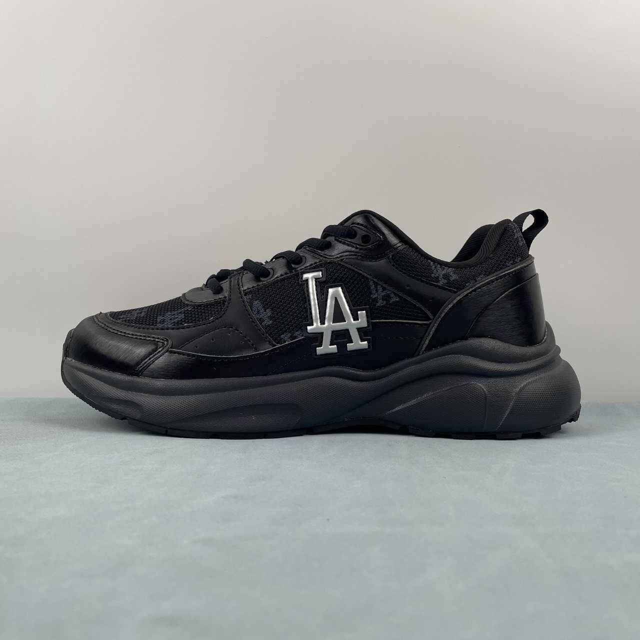MLB NY Runing Shoes