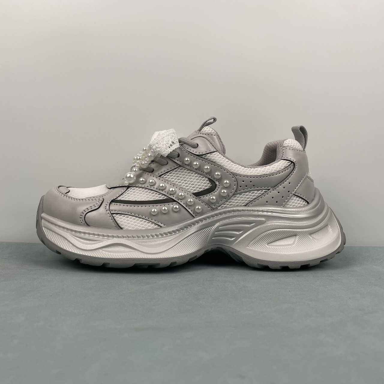 GG CC classic casual sneakers versatile dad shoes