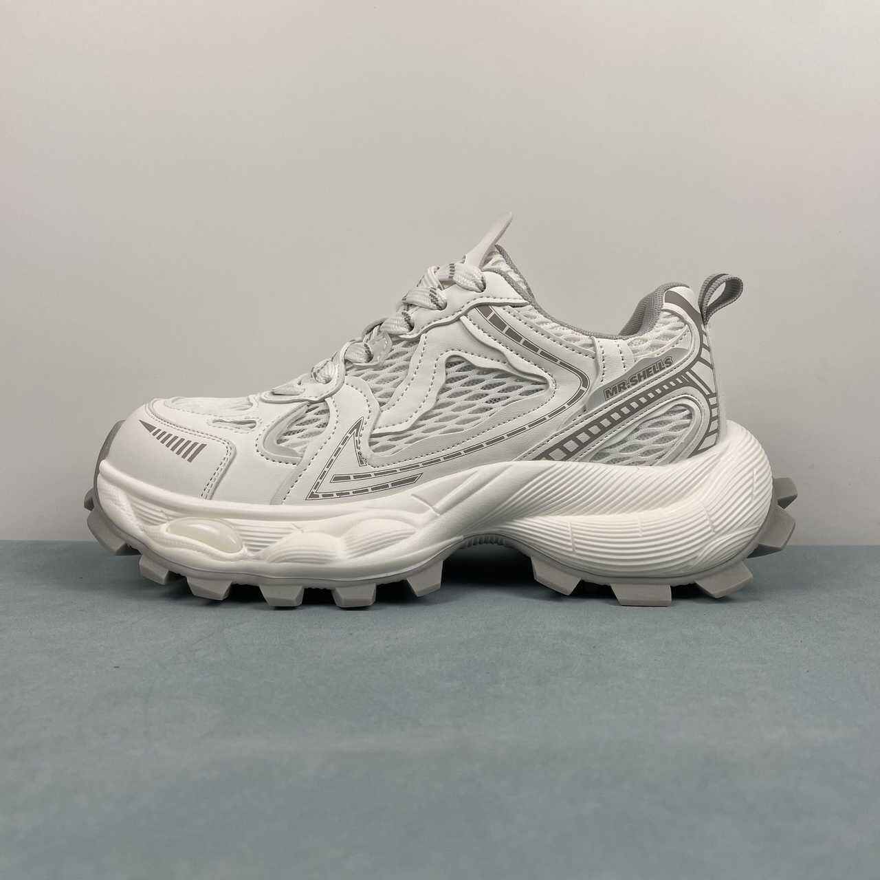 GG CC classic casual sneakers versatile dad shoes