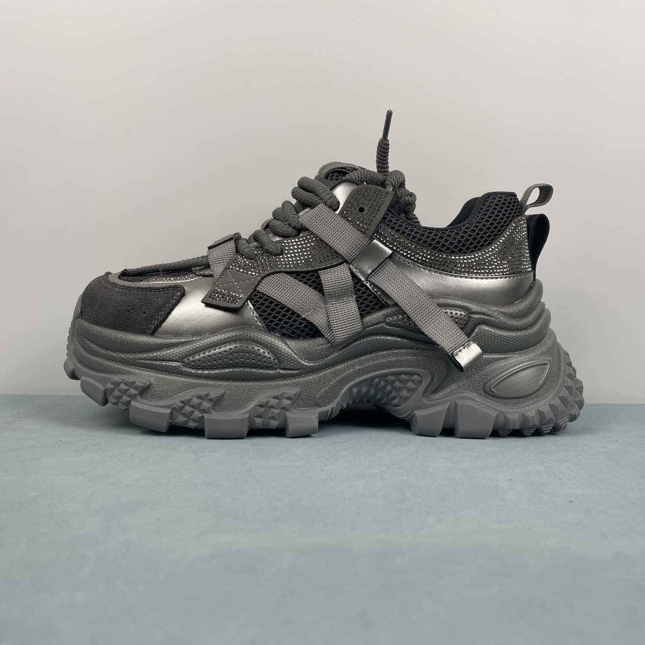 GG CC classic casual sneakers versatile dad shoes