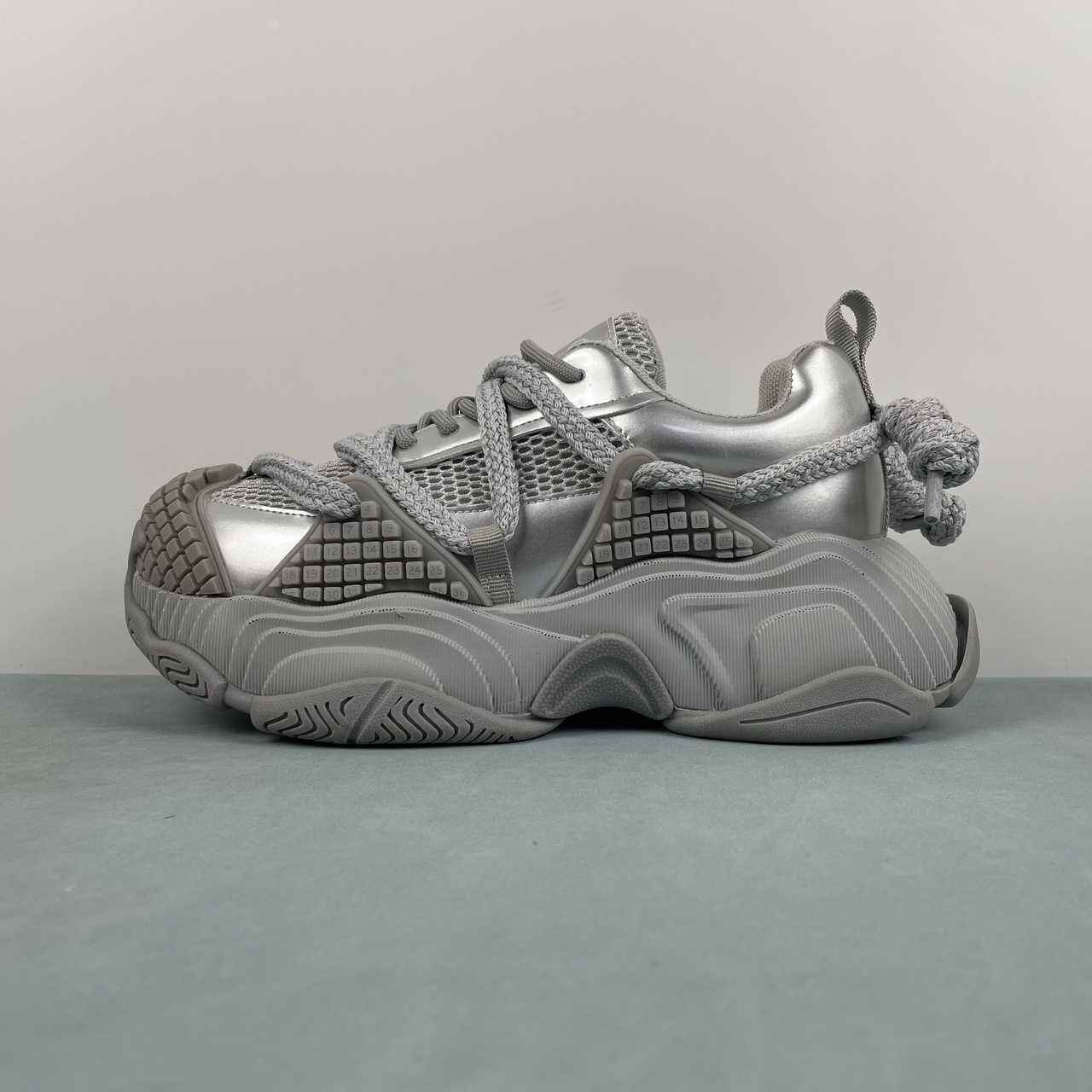 GG CC classic casual sneakers versatile dad shoes